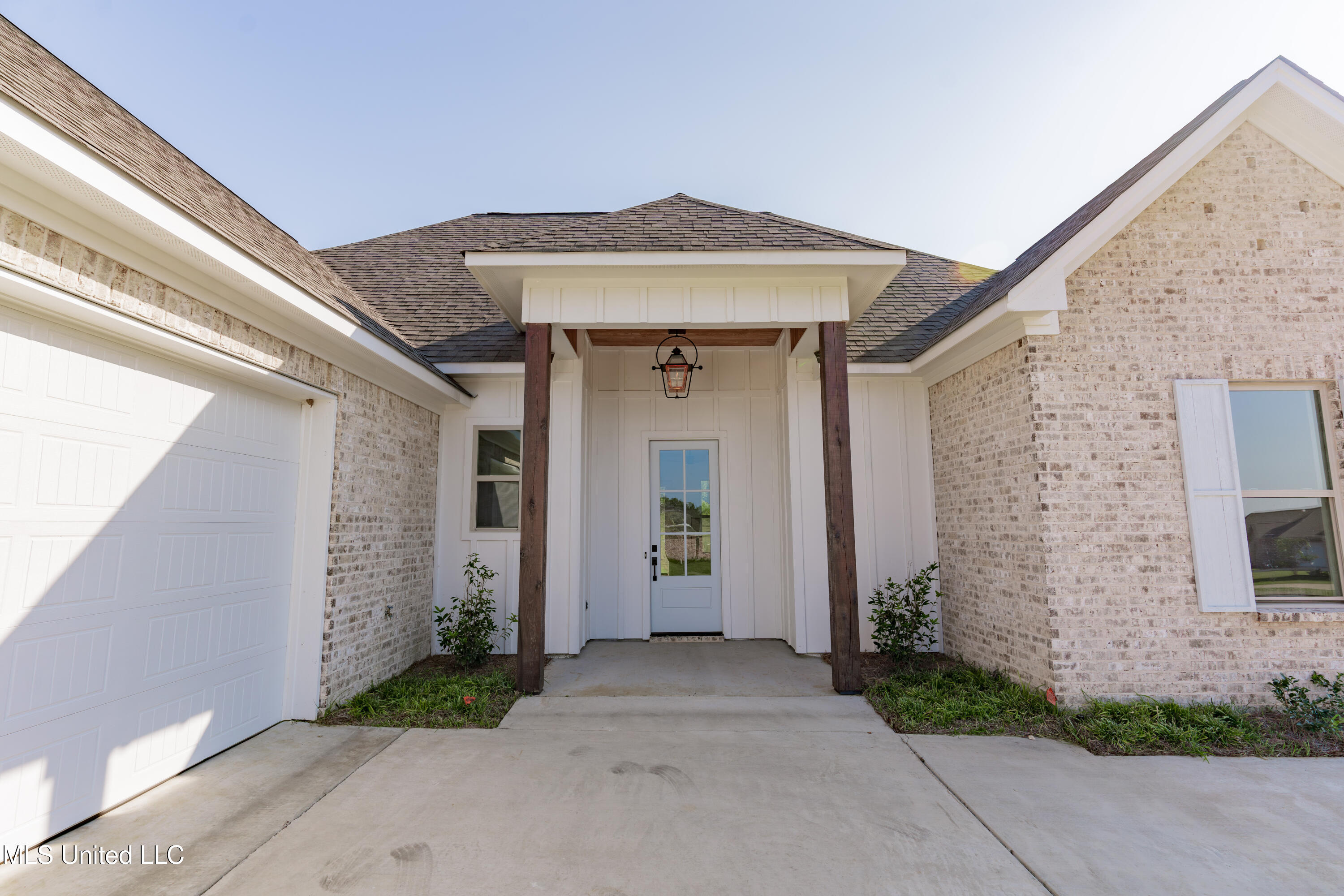 112 Catherine Boulevard
