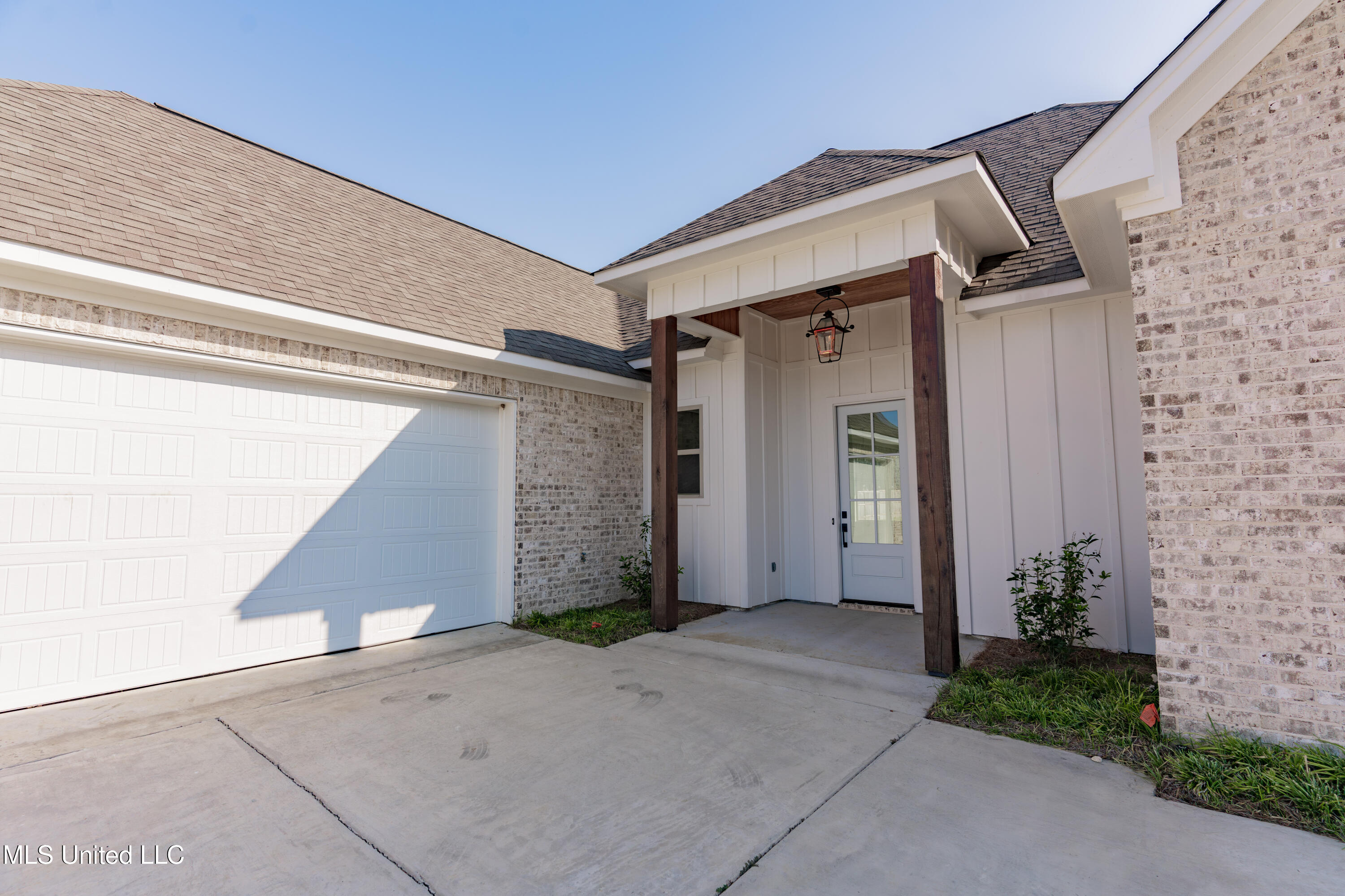 112 Catherine Boulevard