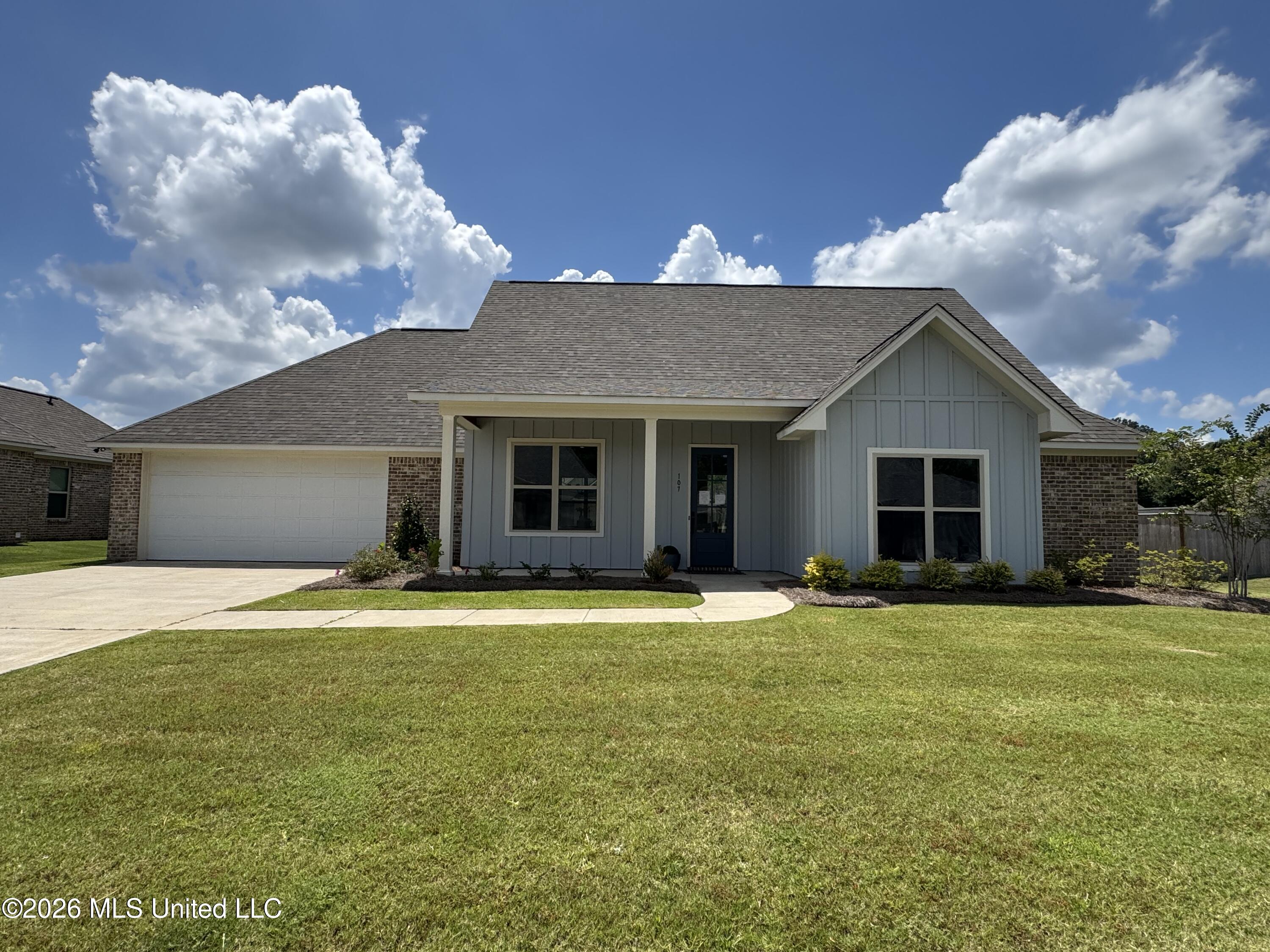 107 Trace Pointe Place
