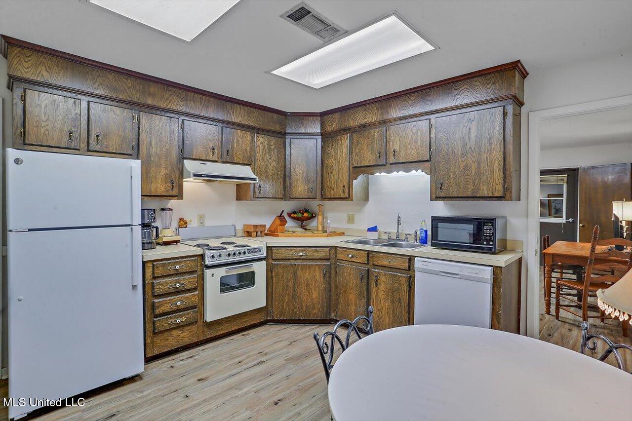 9081 Smith Station Road