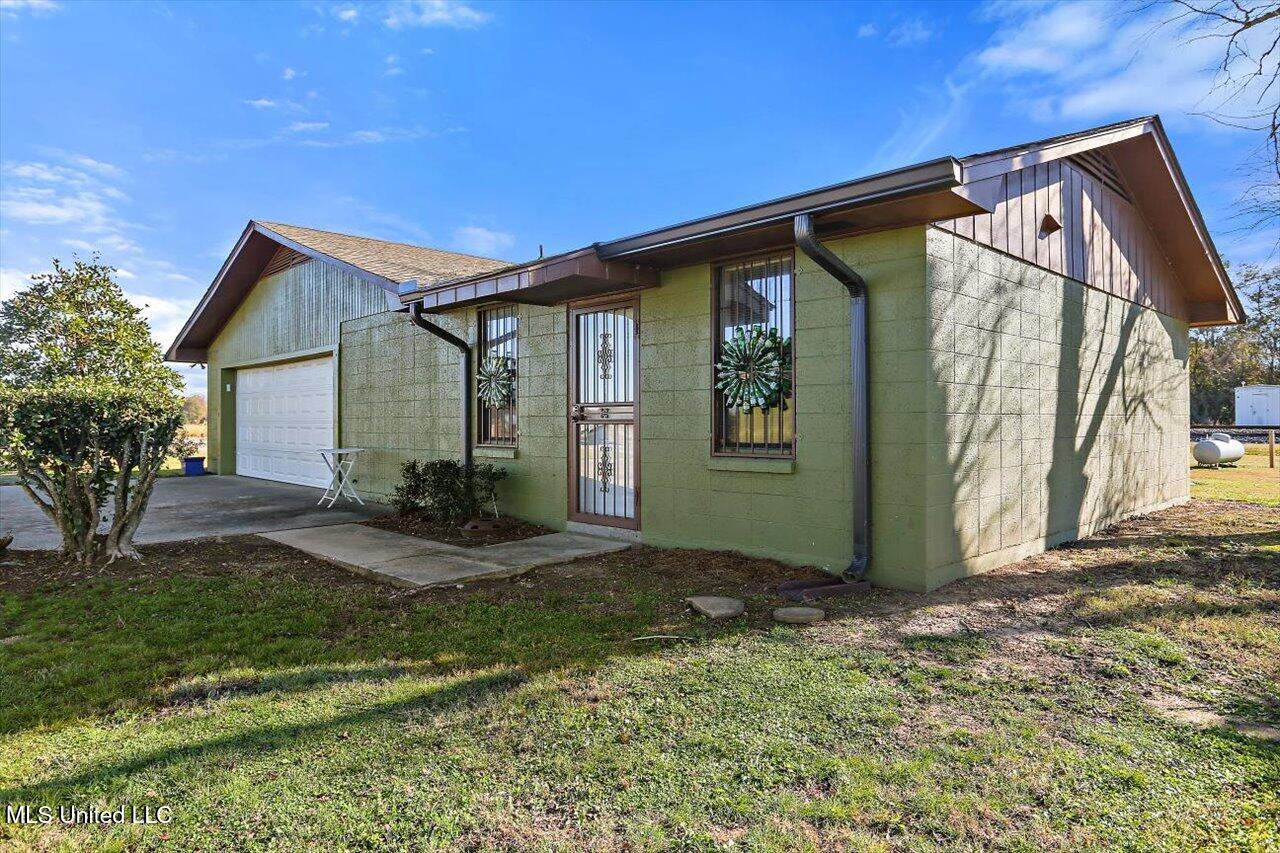 9081 Smith Station Road