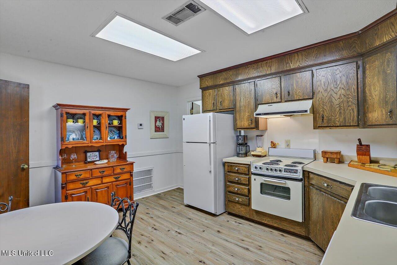 9081 Smith Station Road