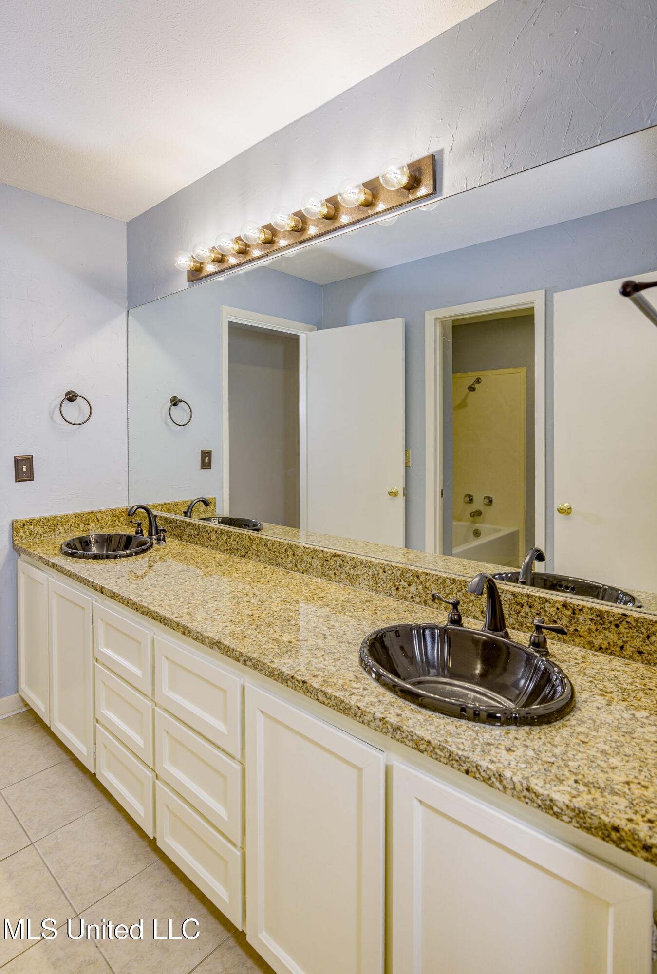 3099 E Fairway Drive