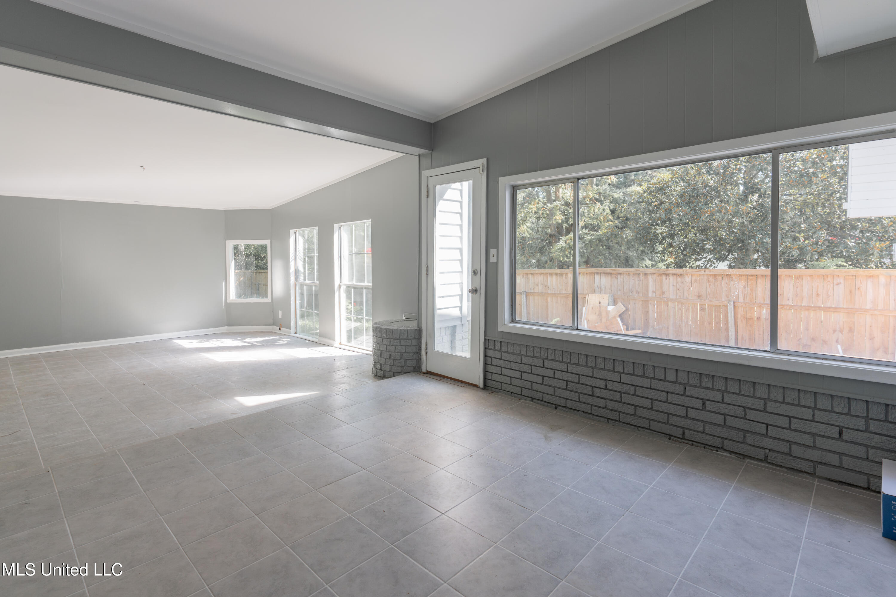 1200 Tanglewood Drive