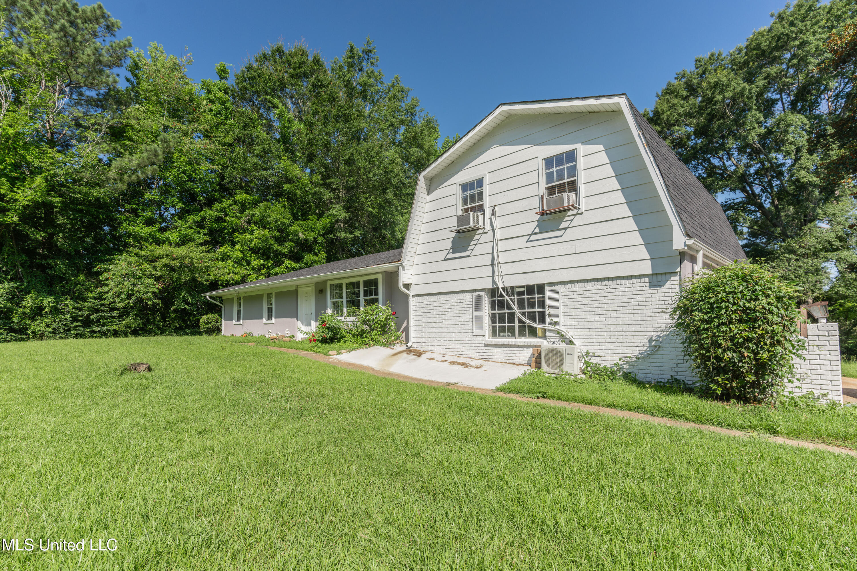 1200 Tanglewood Drive