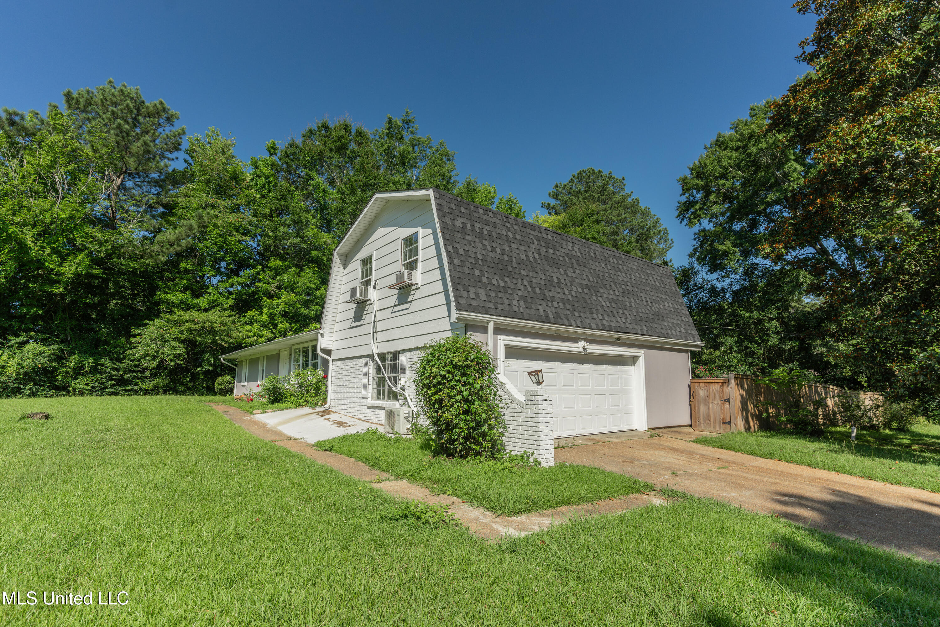1200 Tanglewood Drive