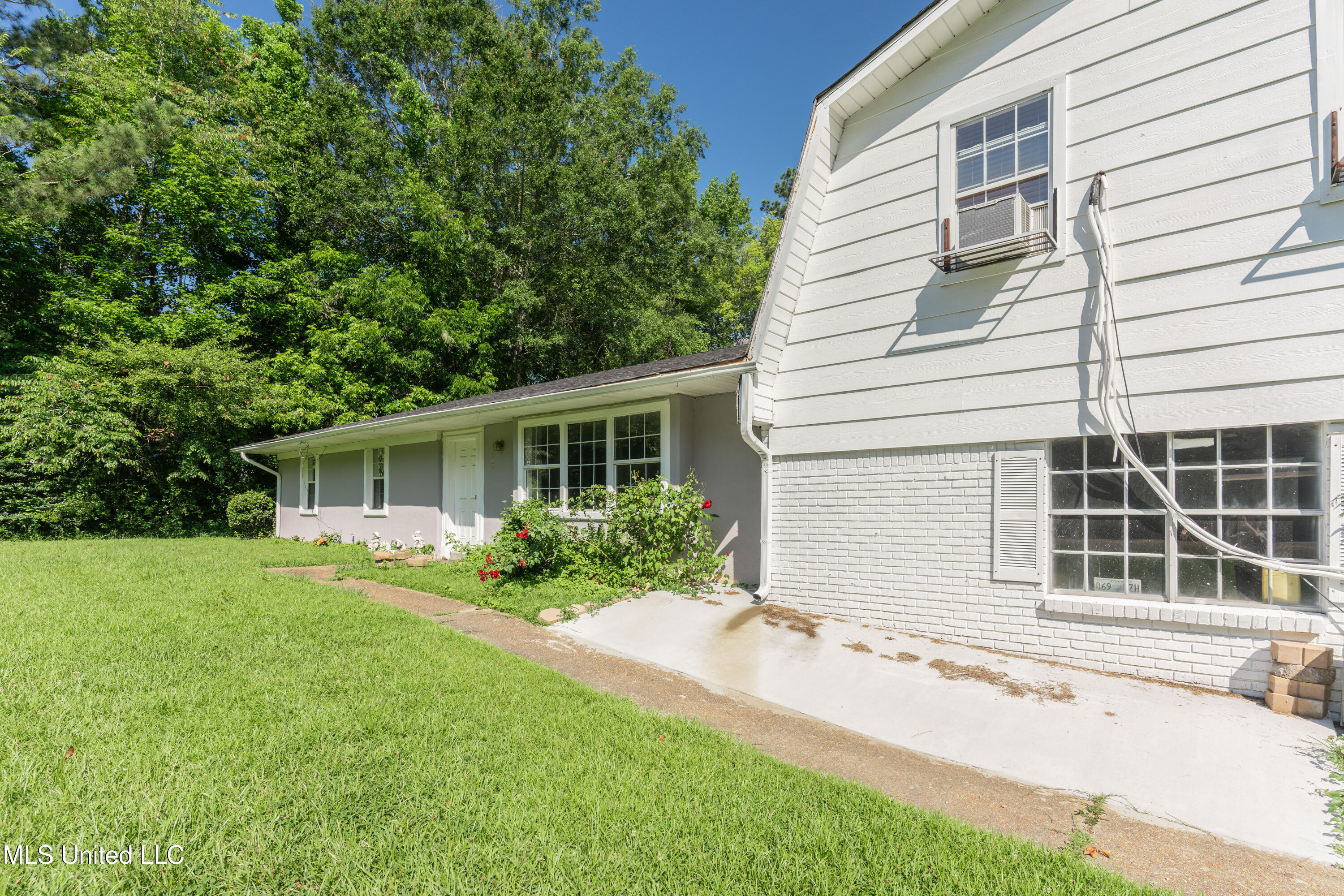 1200 Tanglewood Drive