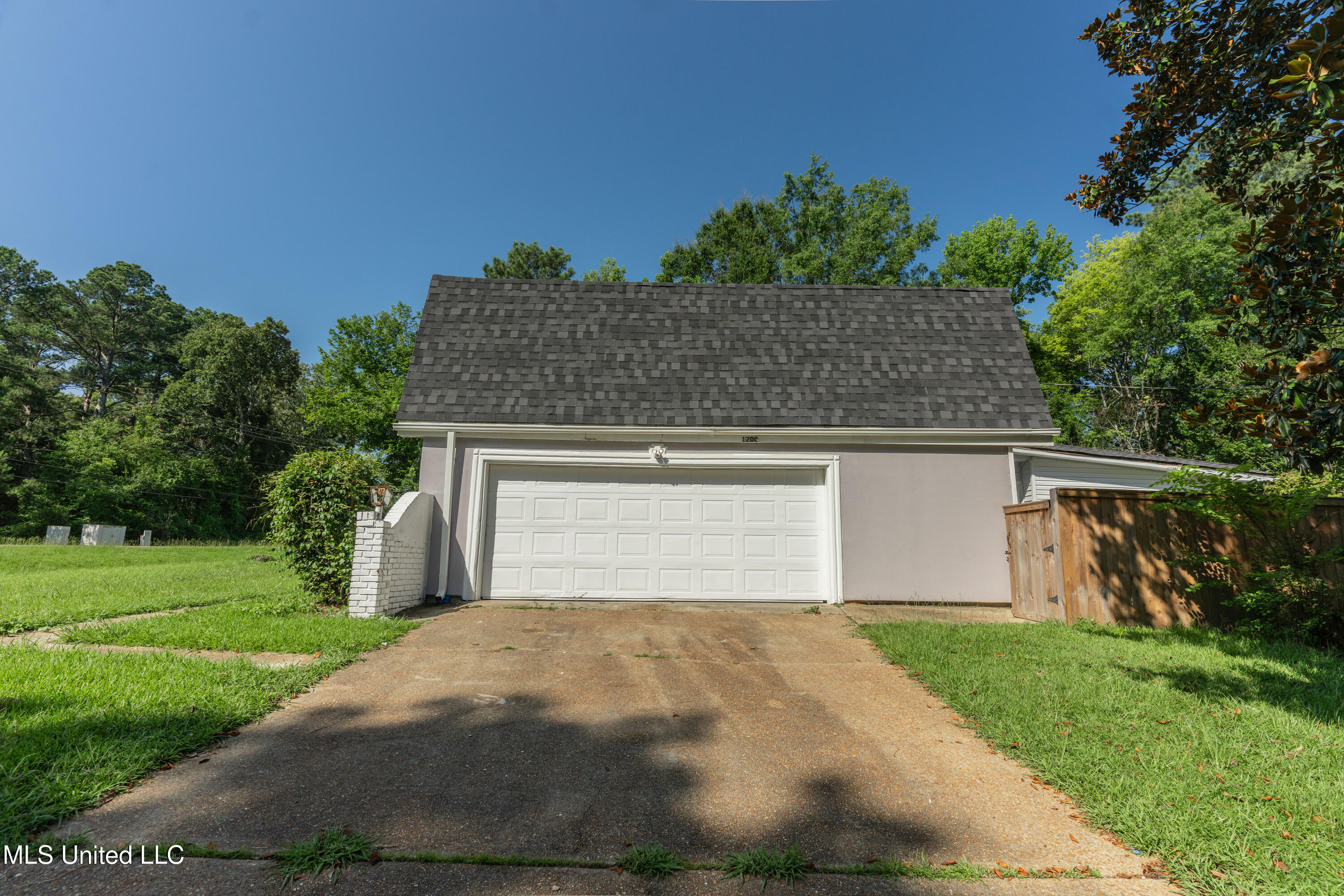 1200 Tanglewood Drive