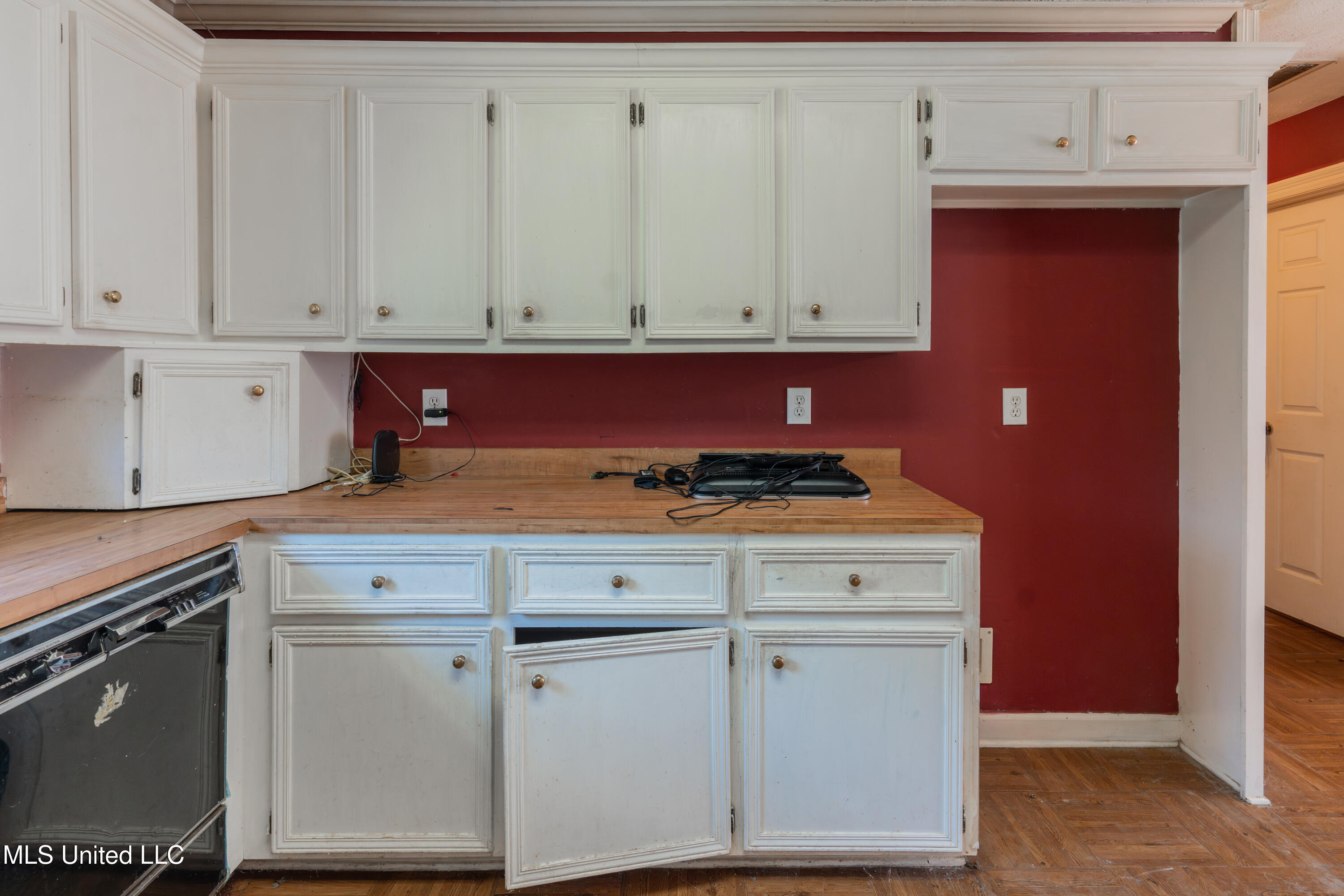100 Green Oak Cove