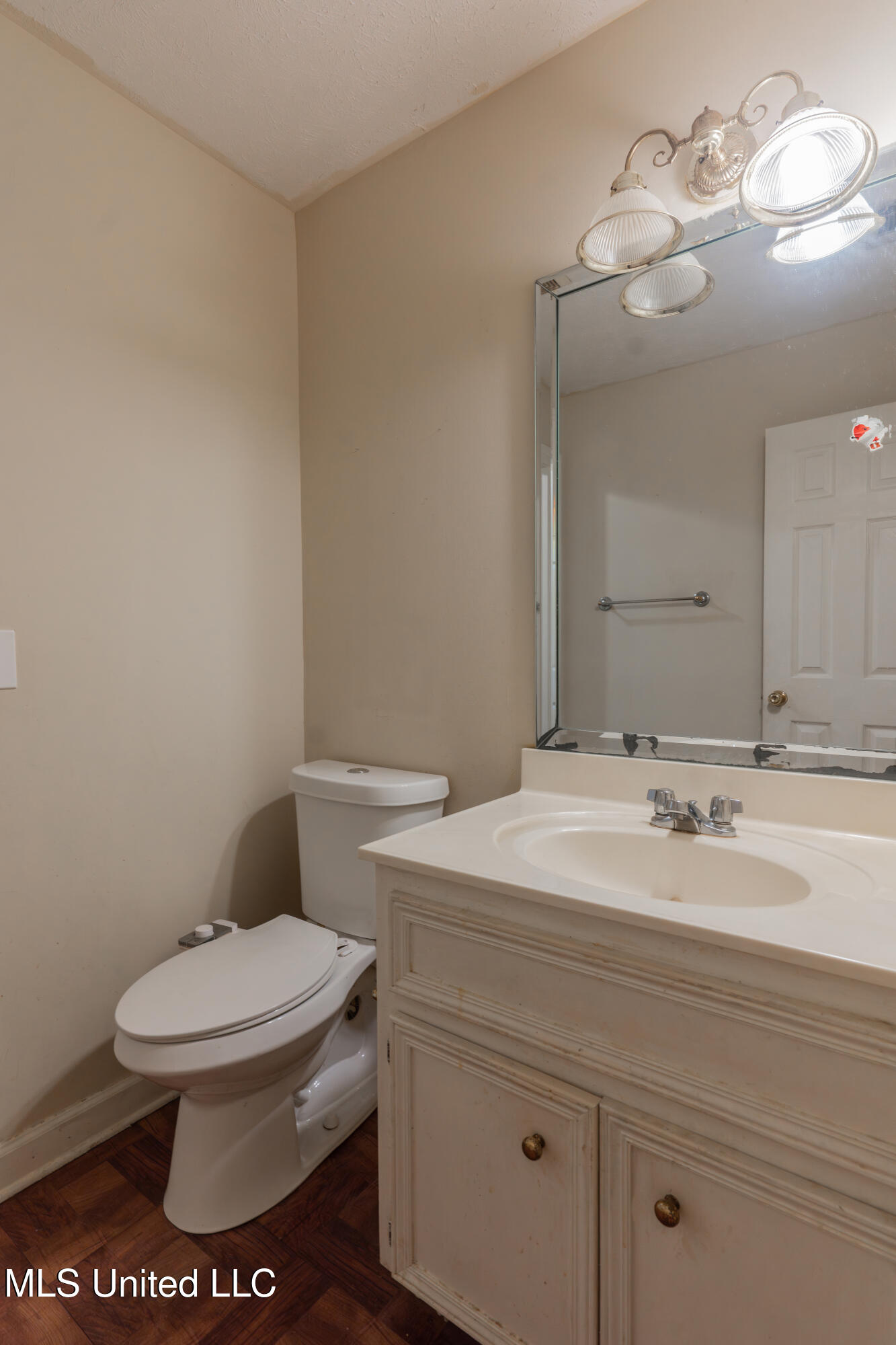 100 Green Oak Cove