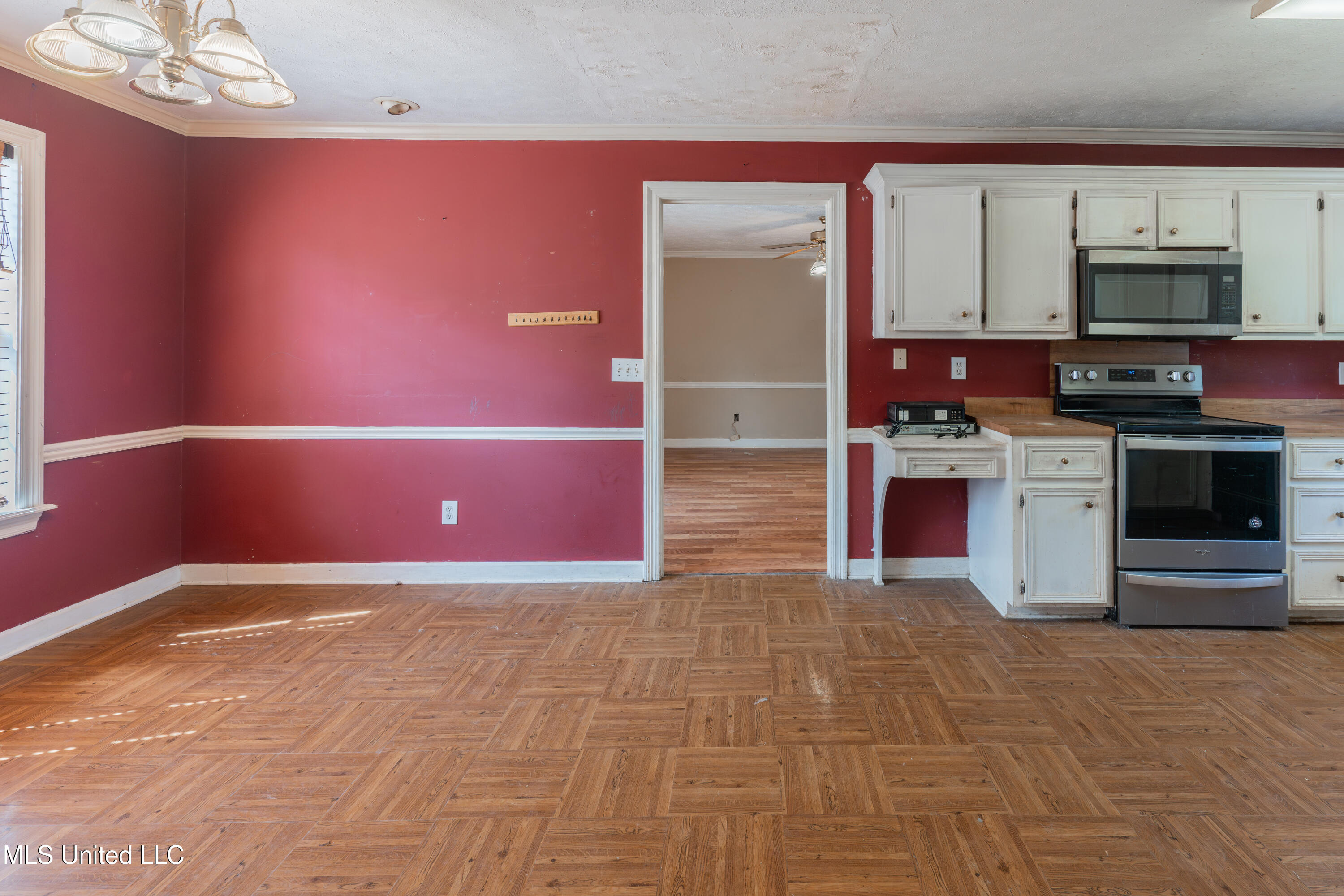 100 Green Oak Cove
