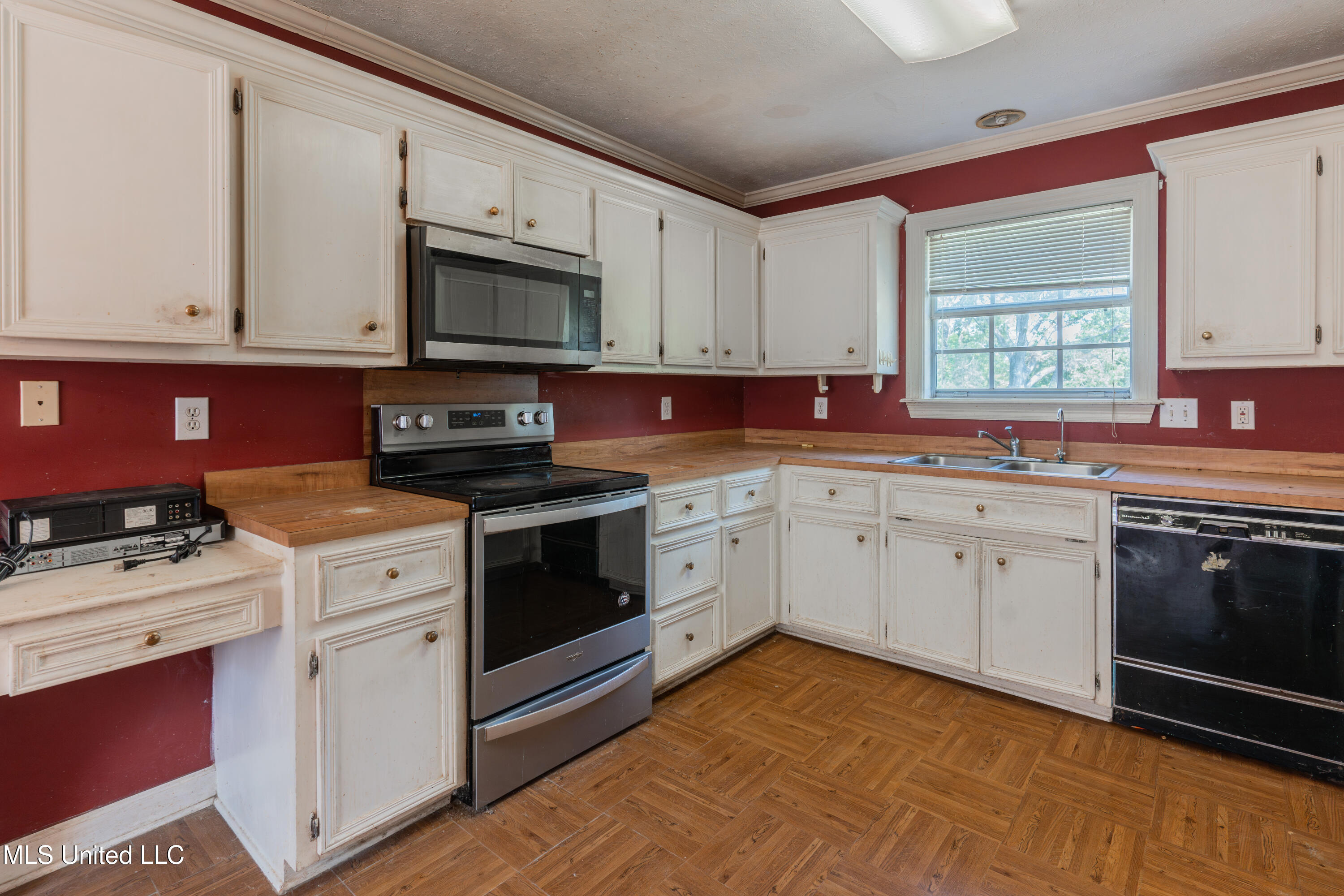 100 Green Oak Cove