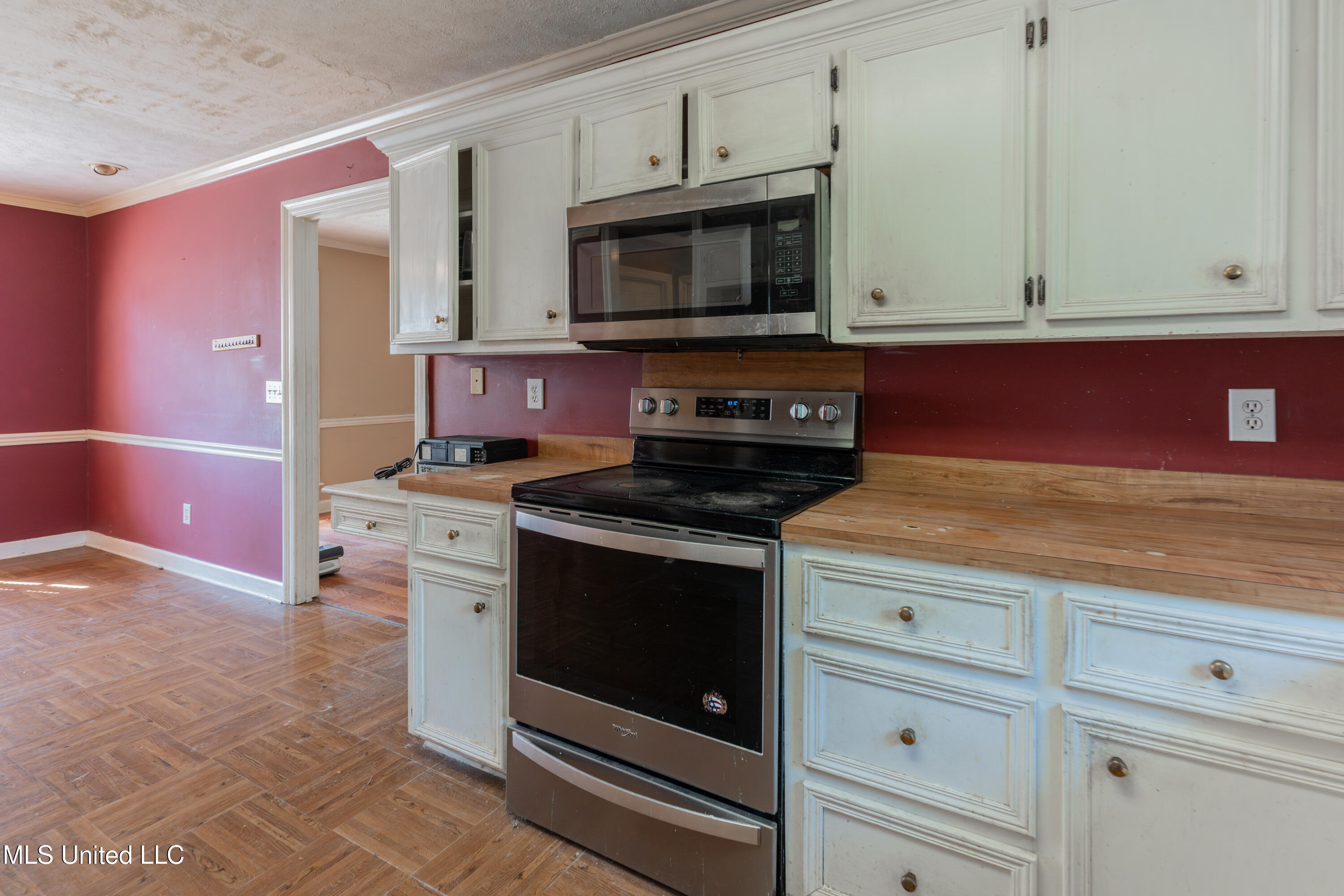 100 Green Oak Cove