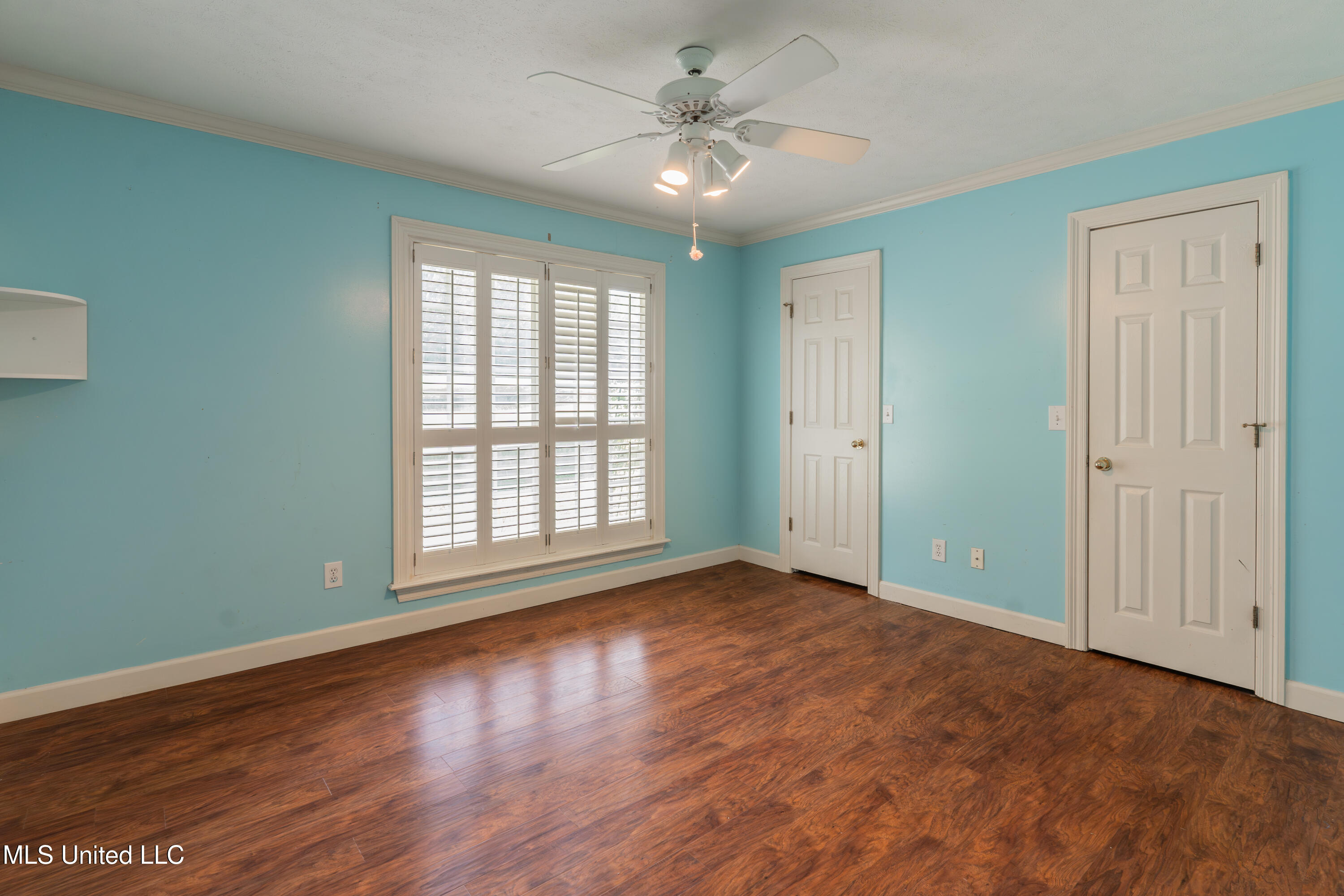 100 Green Oak Cove