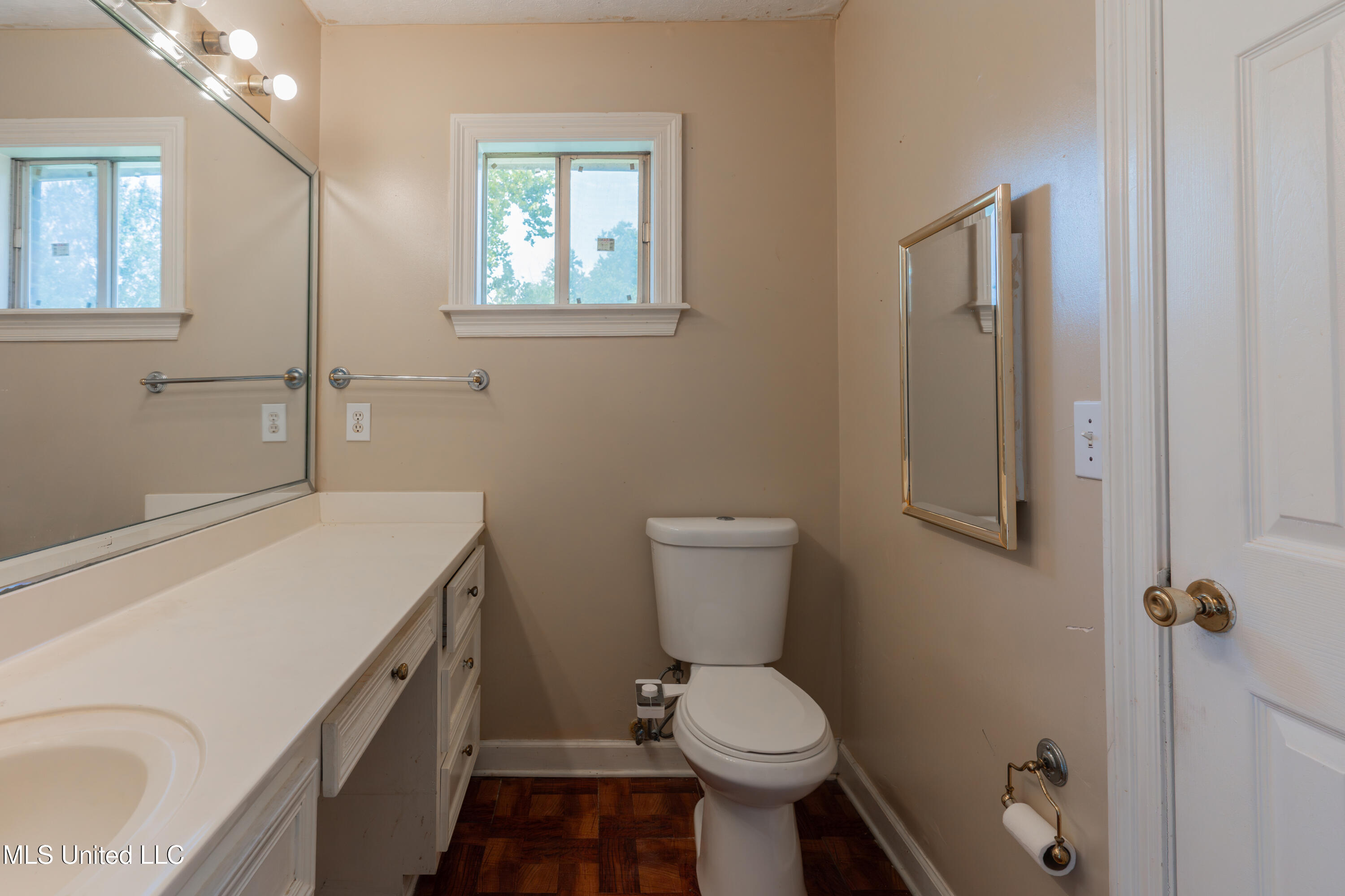 100 Green Oak Cove