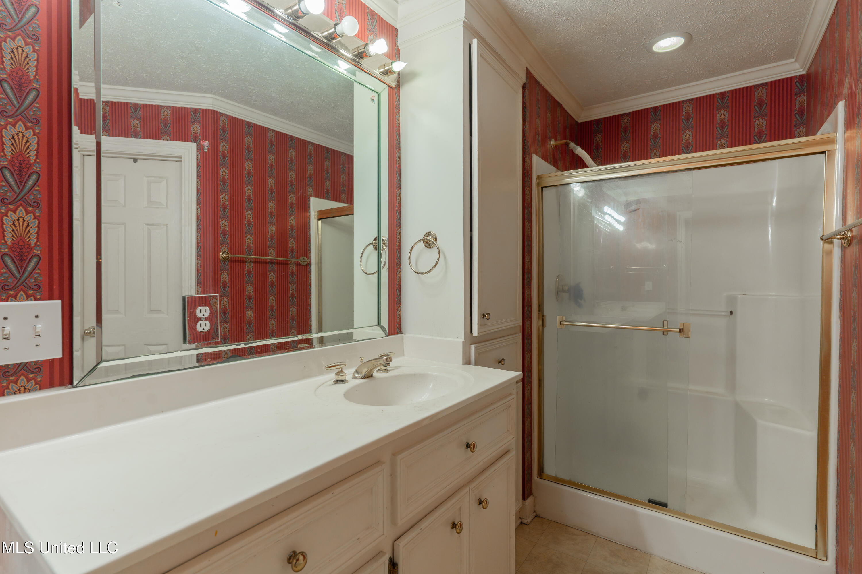 100 Green Oak Cove