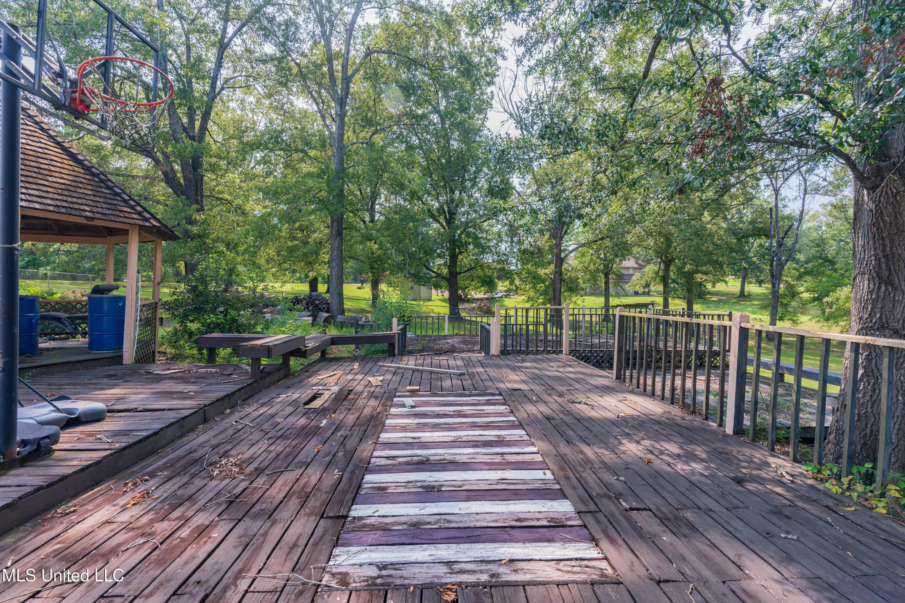 100 Green Oak Cove