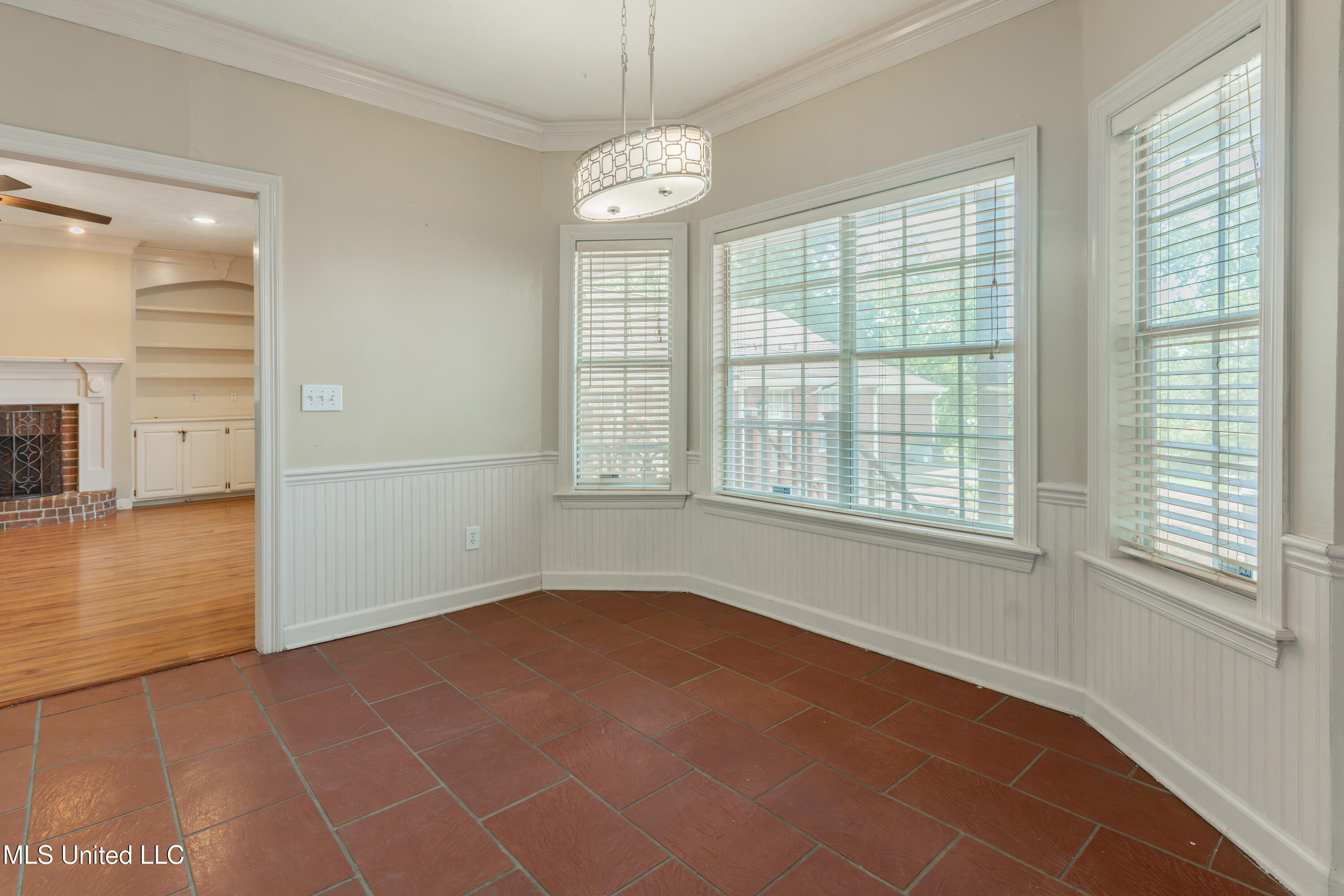 100 Green Oak Cove