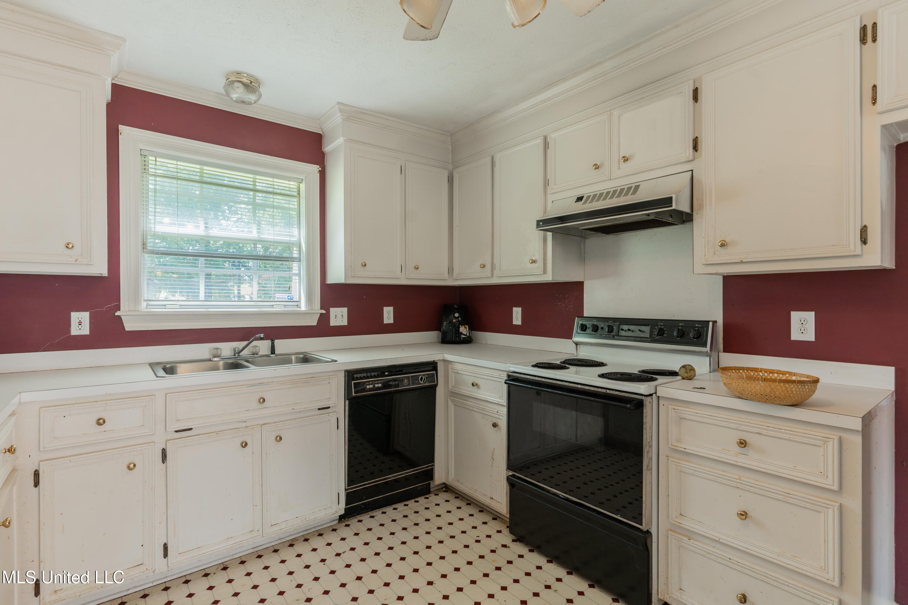 100 Green Oak Cove