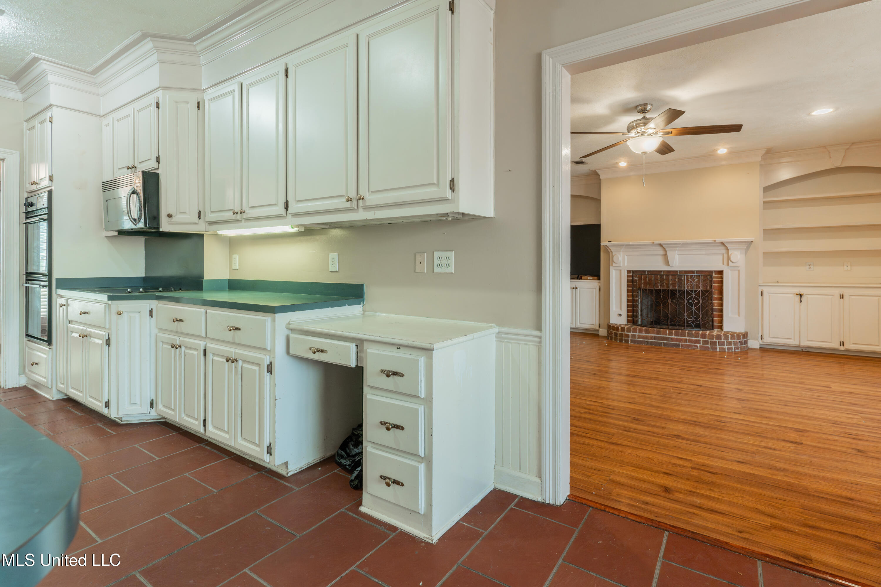 100 Green Oak Cove