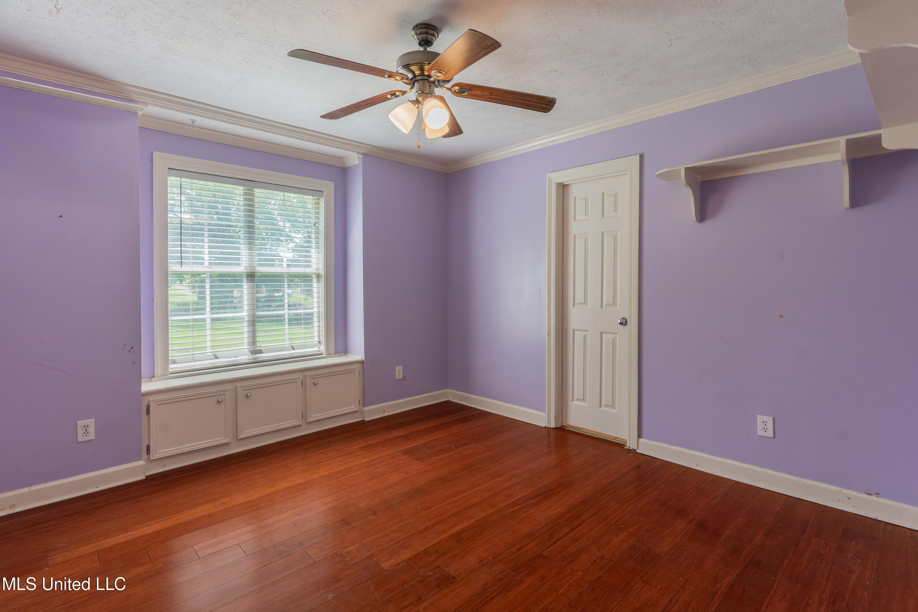100 Green Oak Cove