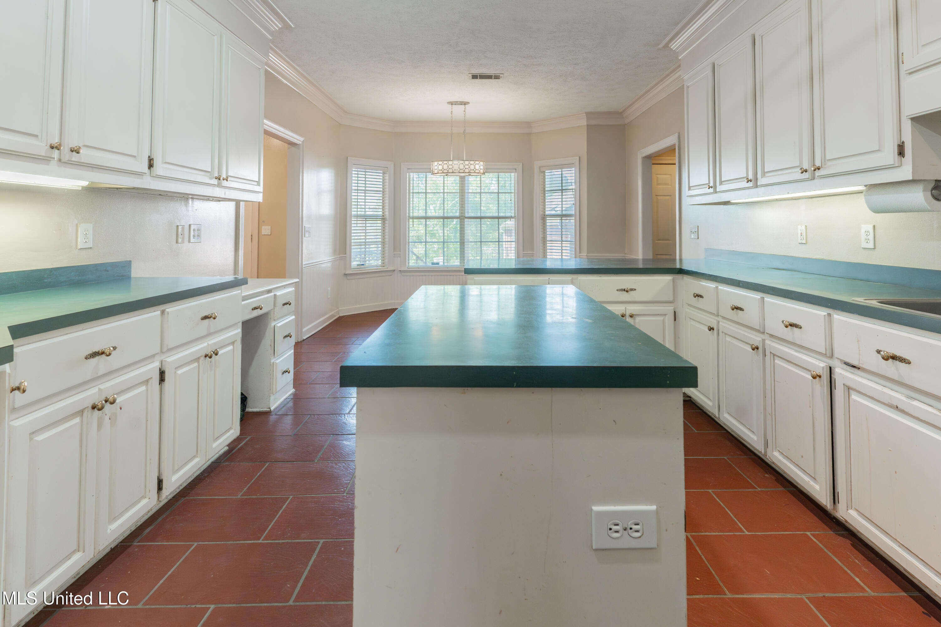 100 Green Oak Cove