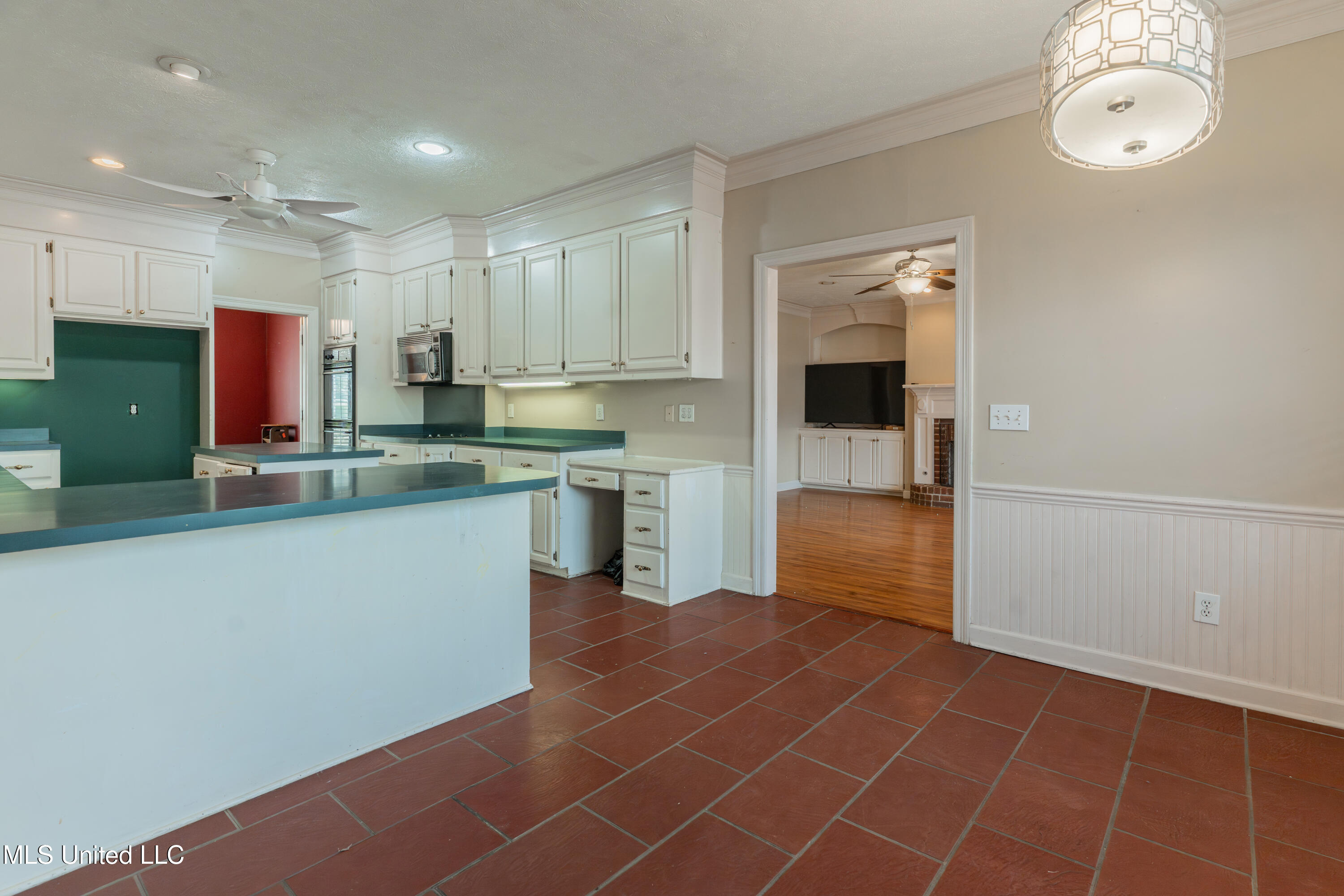 100 Green Oak Cove