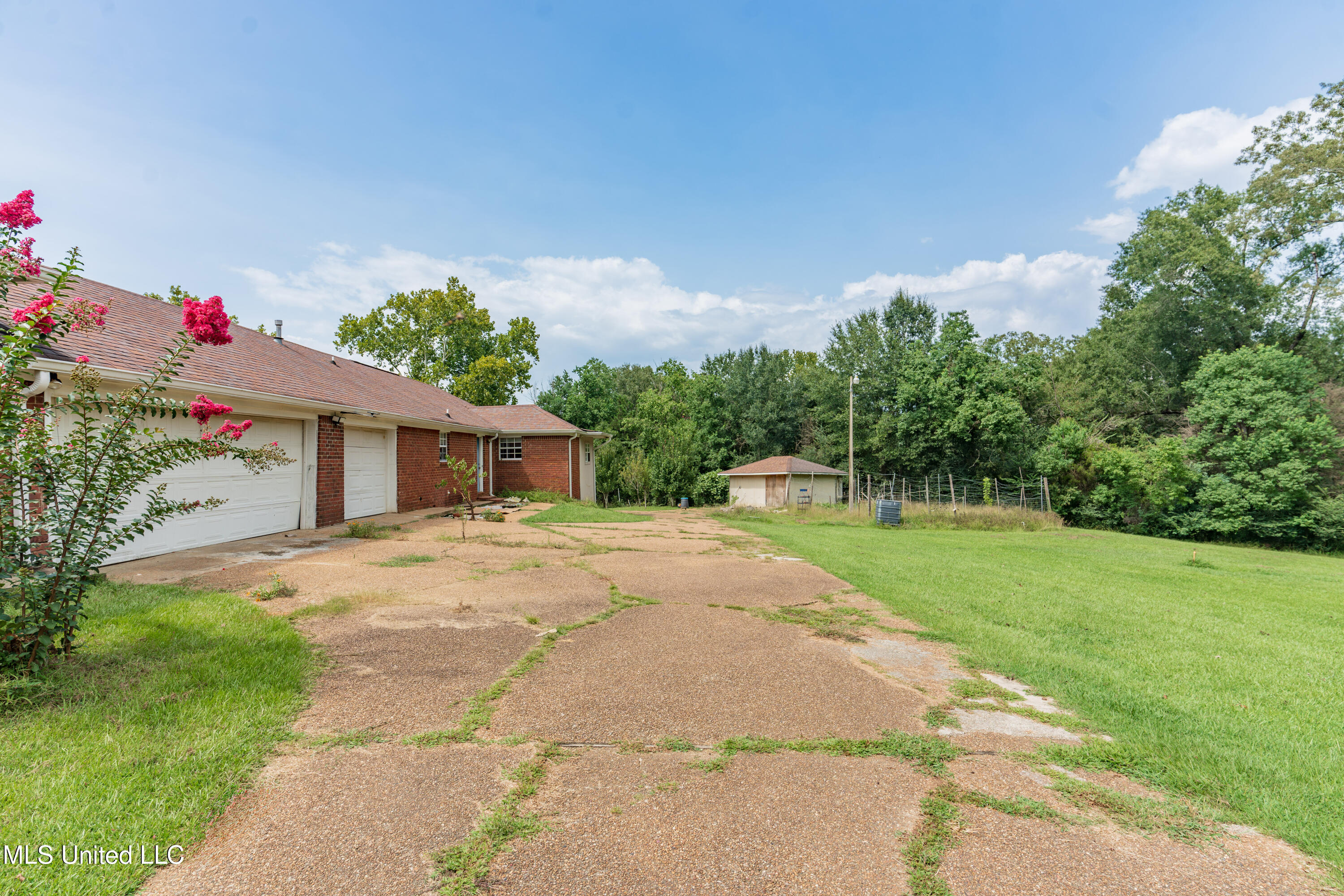 100 Green Oak Cove