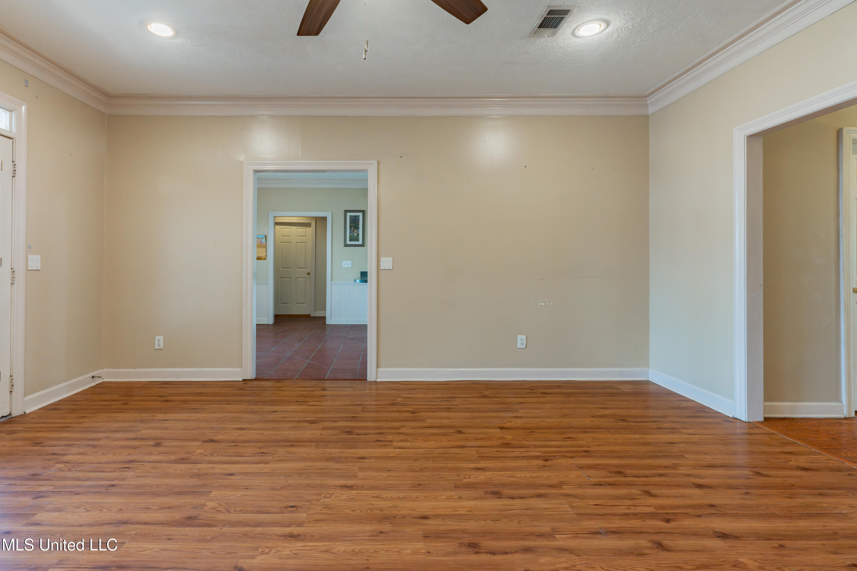 100 Green Oak Cove