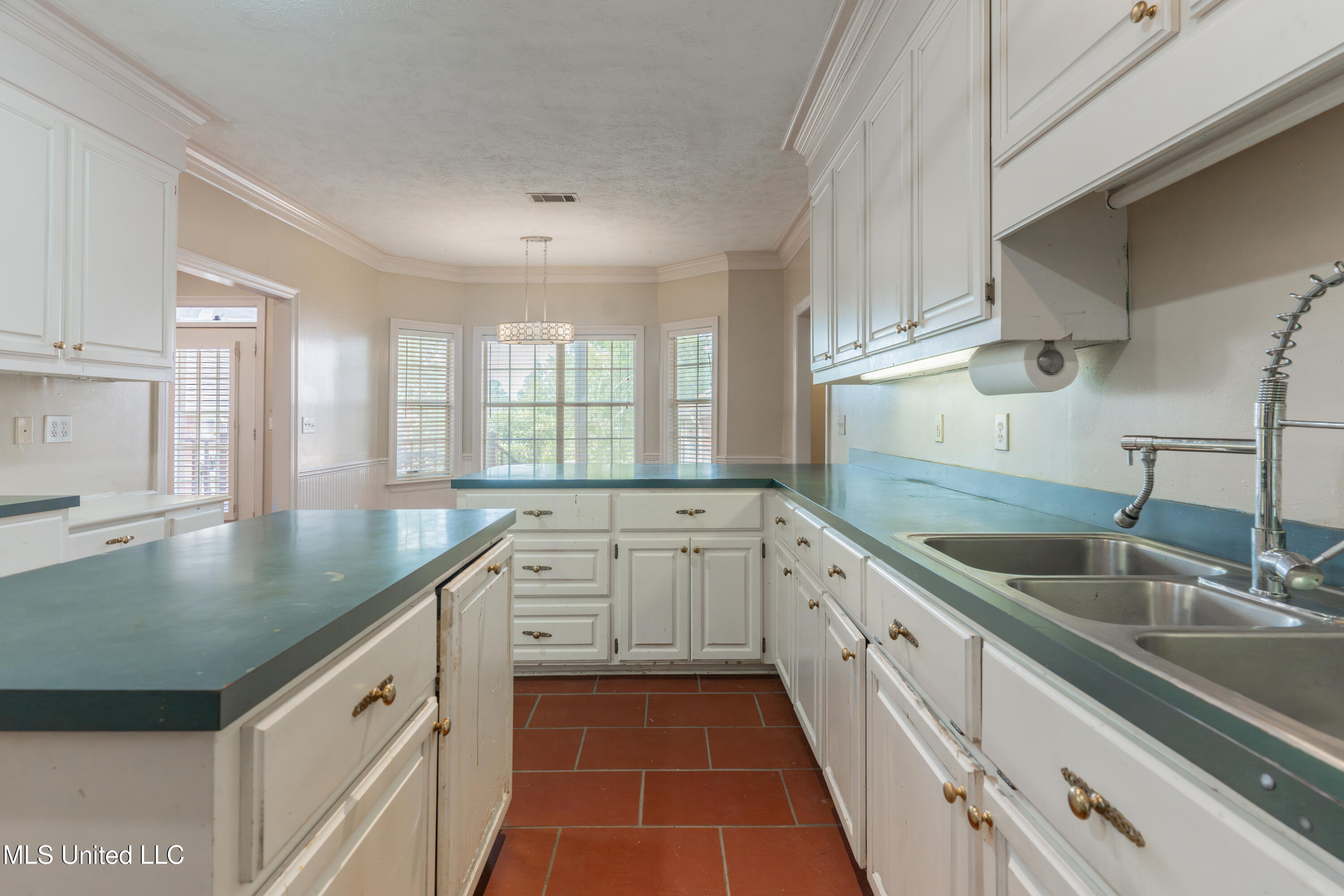 100 Green Oak Cove