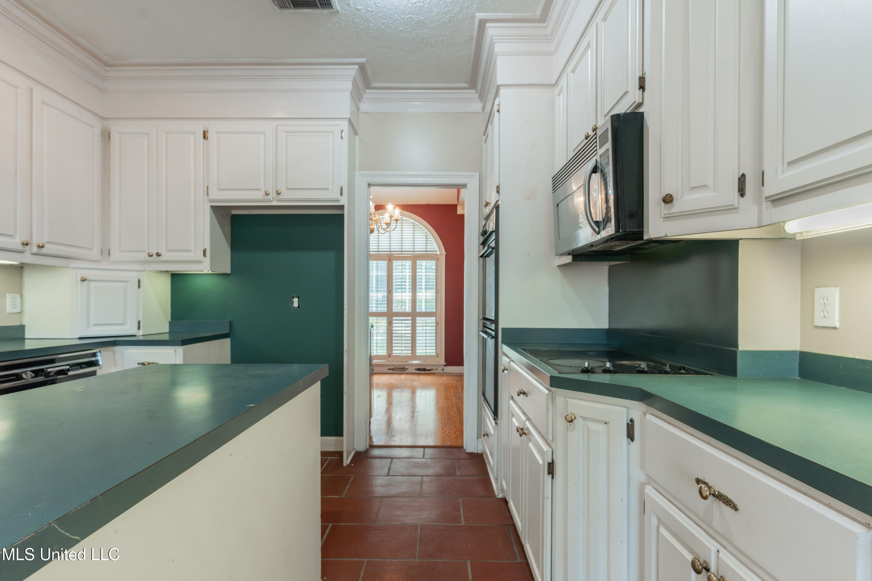 100 Green Oak Cove