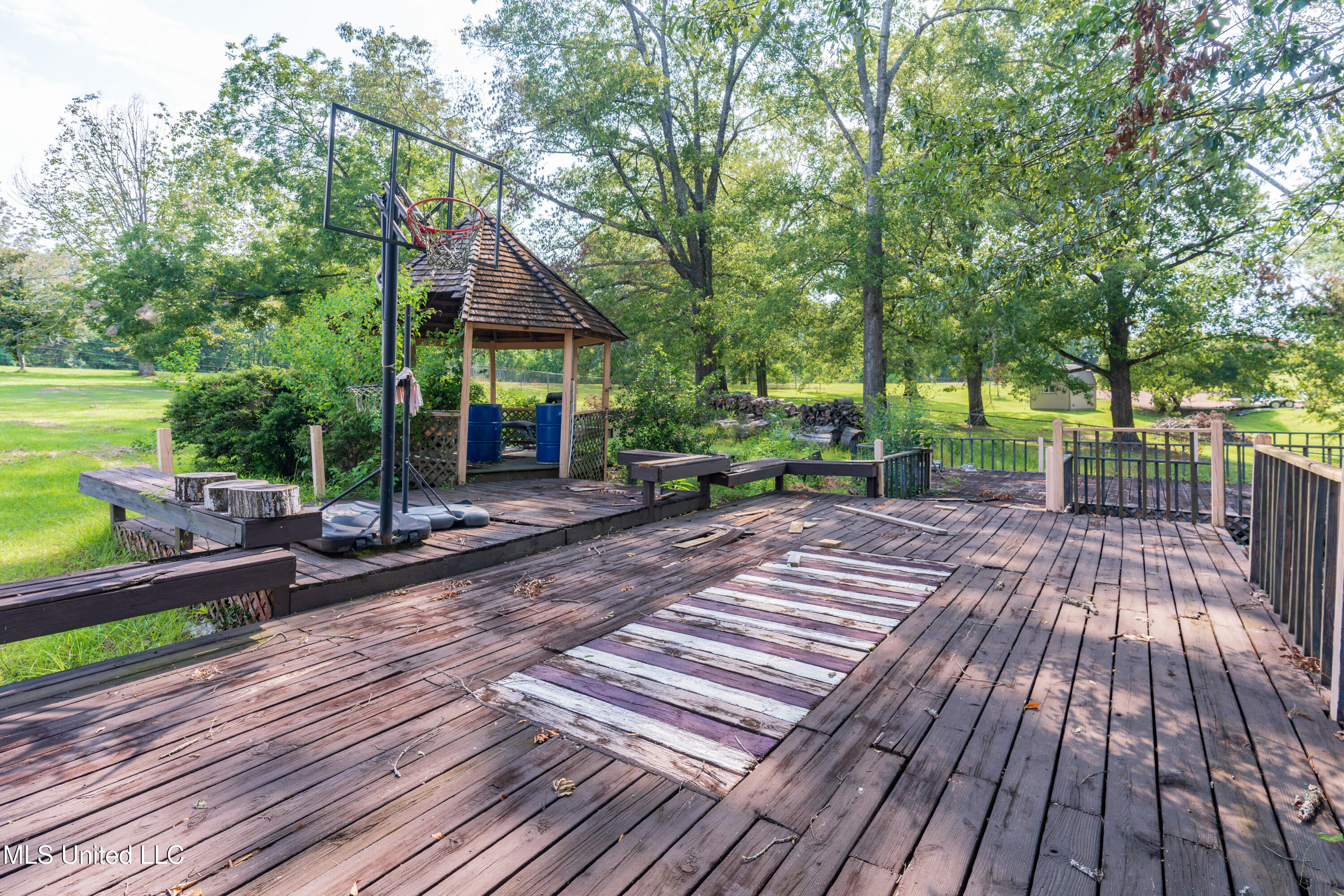 100 Green Oak Cove