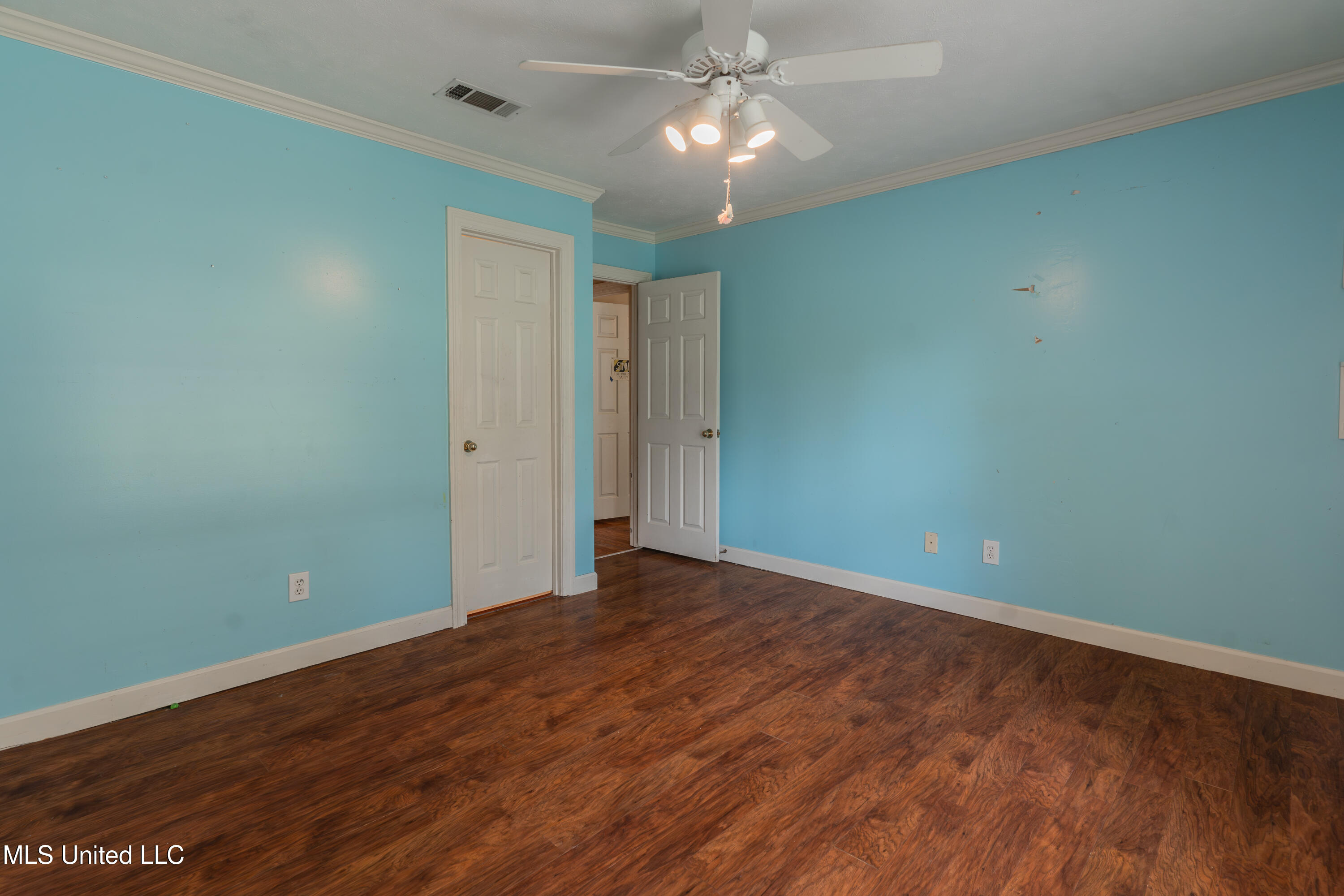 100 Green Oak Cove