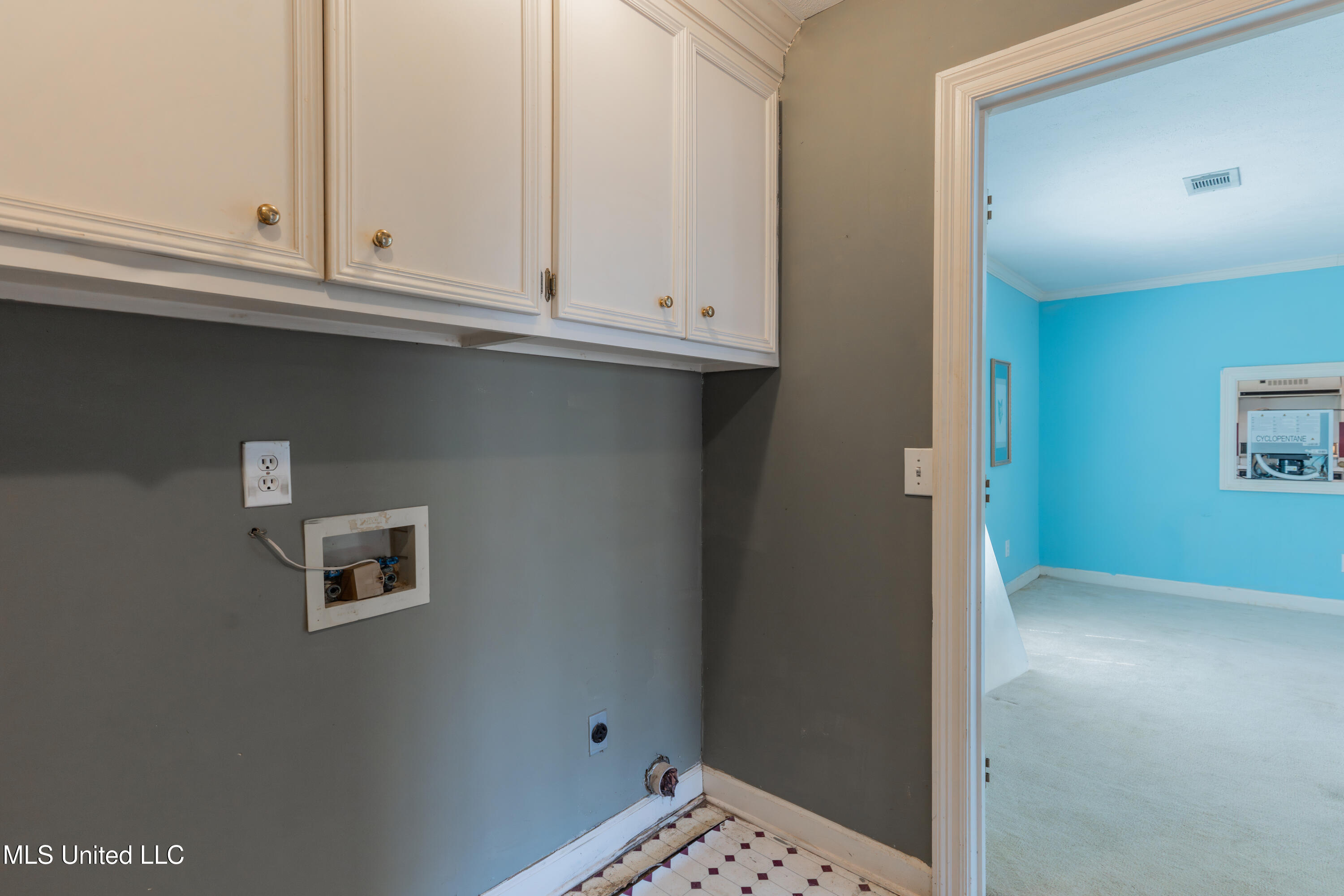 100 Green Oak Cove