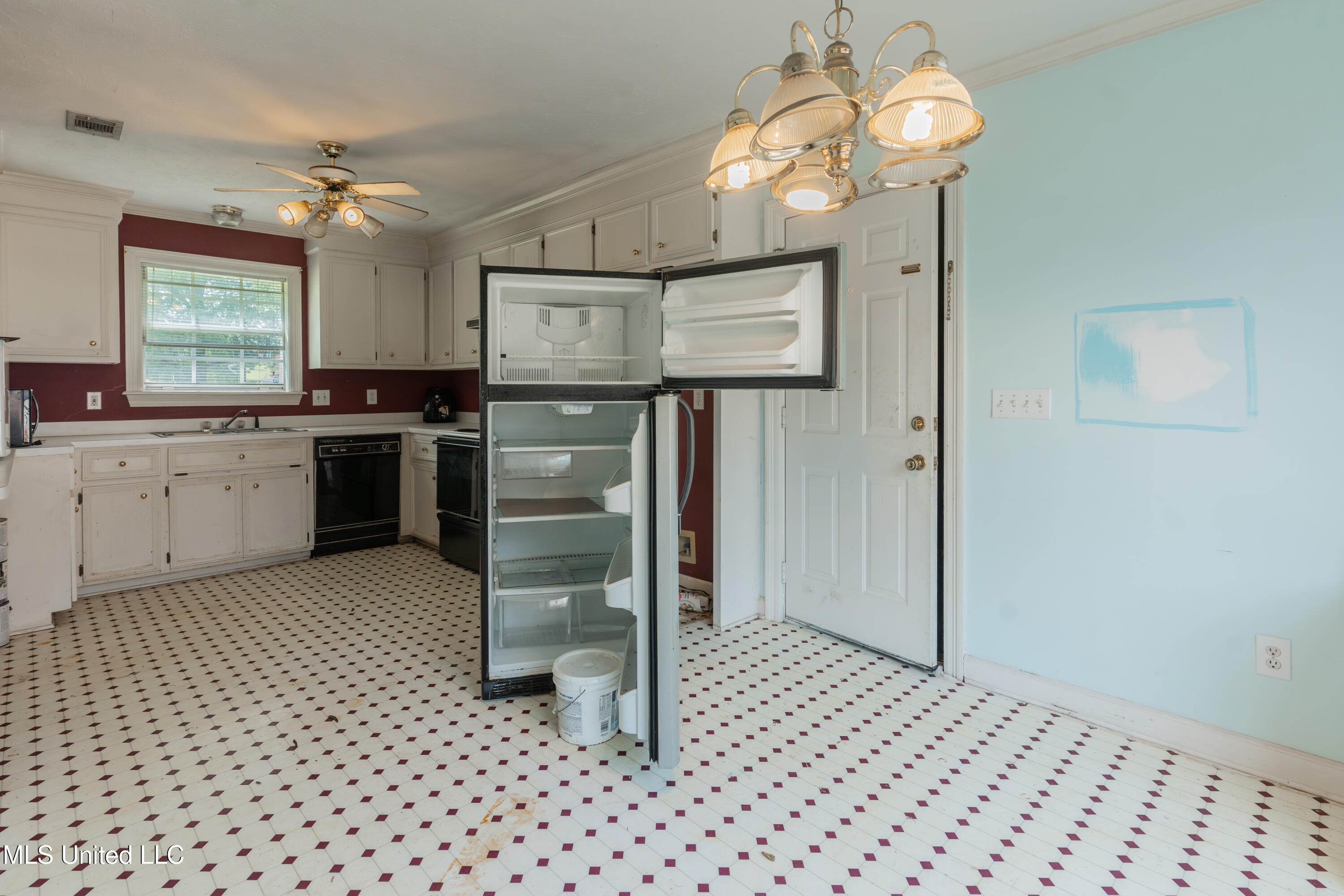 100 Green Oak Cove