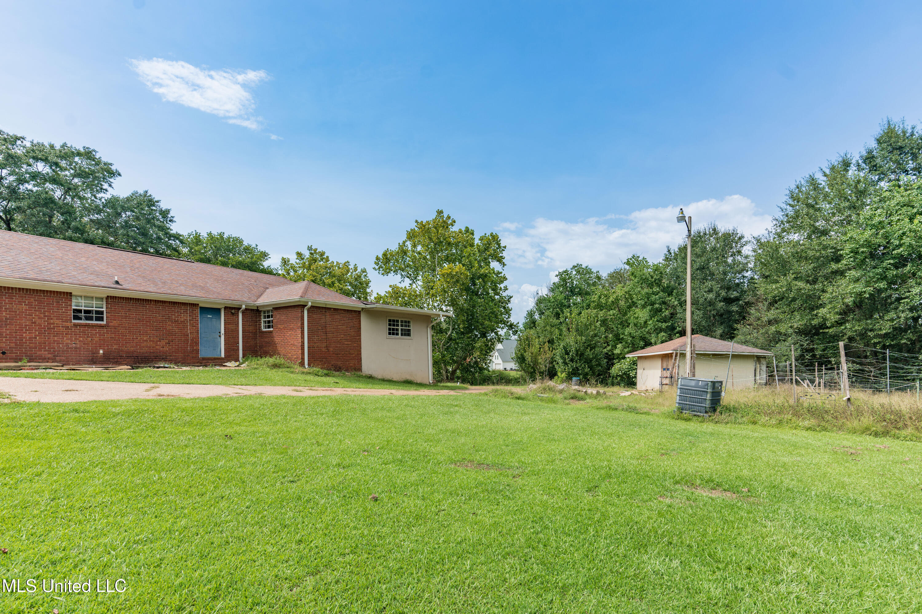 100 Green Oak Cove