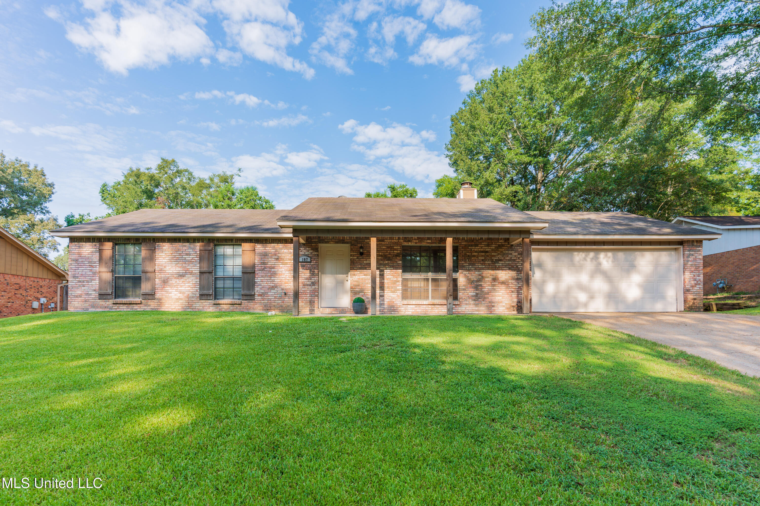 107 Spanish Moss Drive