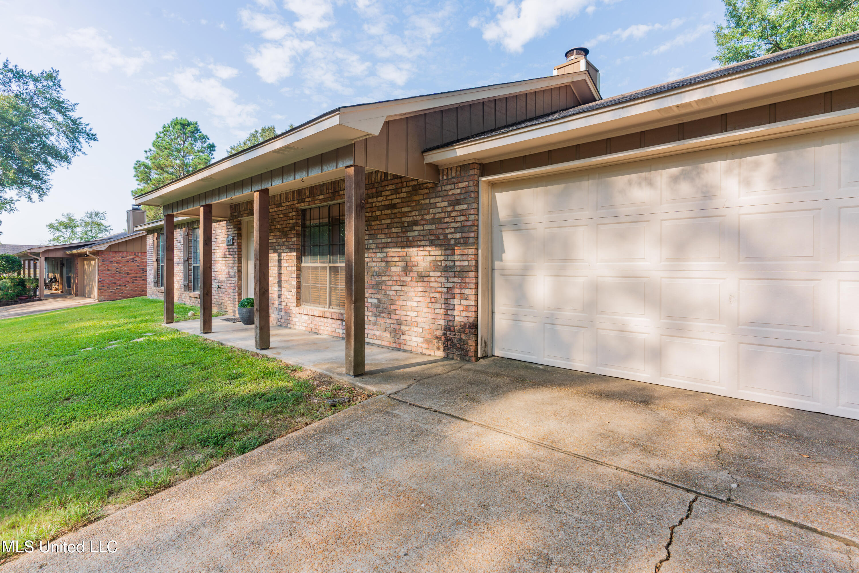 107 Spanish Moss Drive