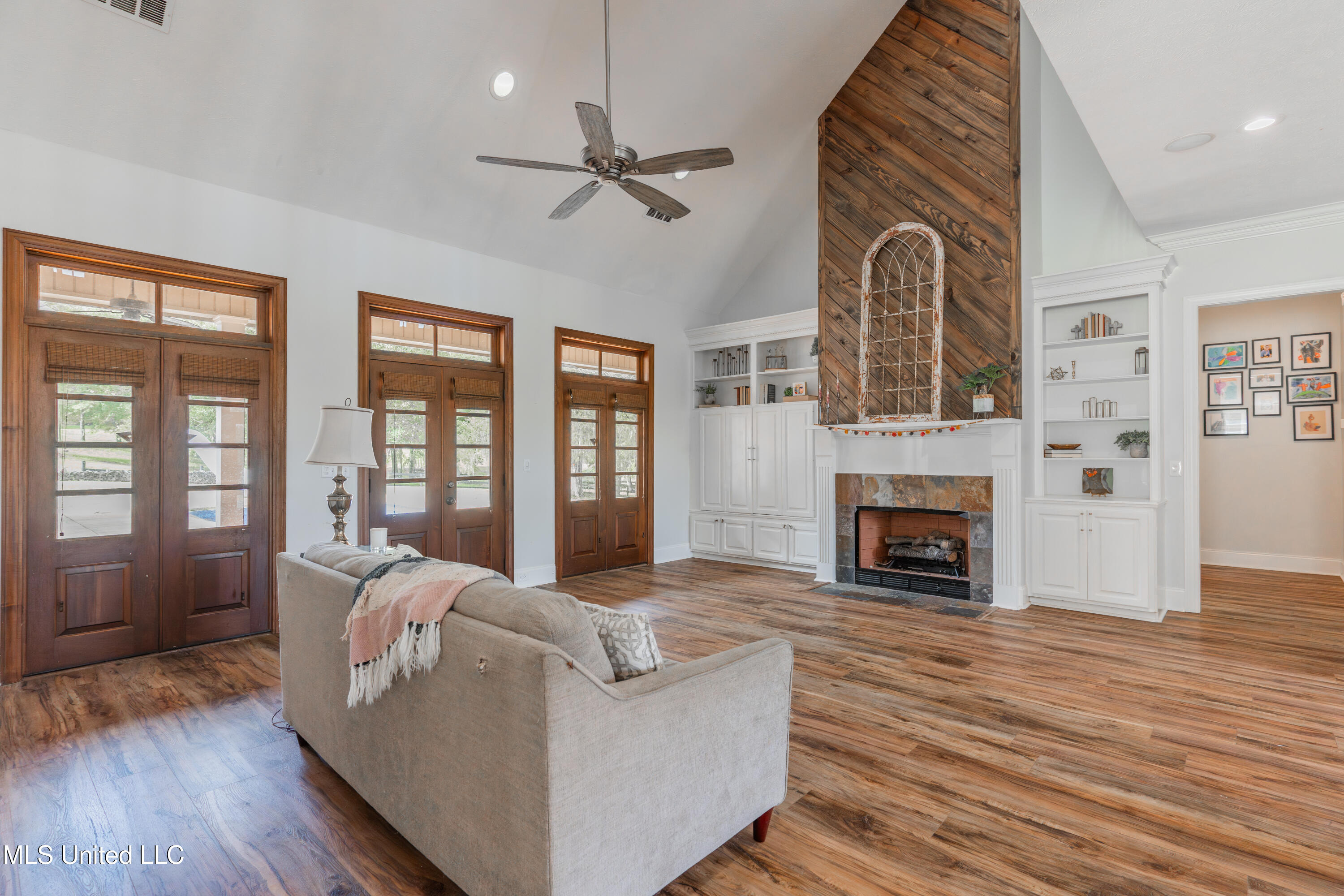 118 Viewpointe Drive