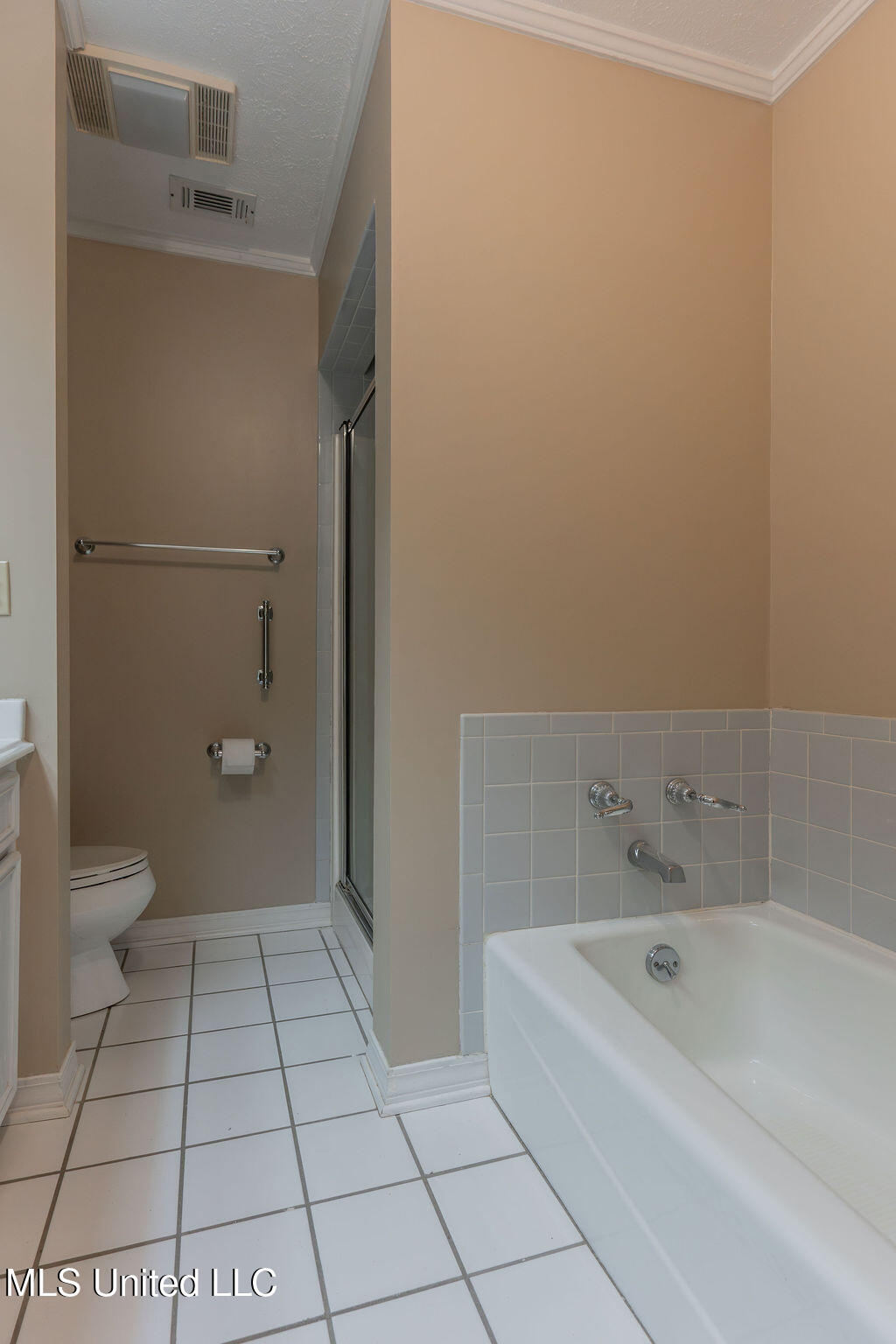 112 Tall Oaks Street