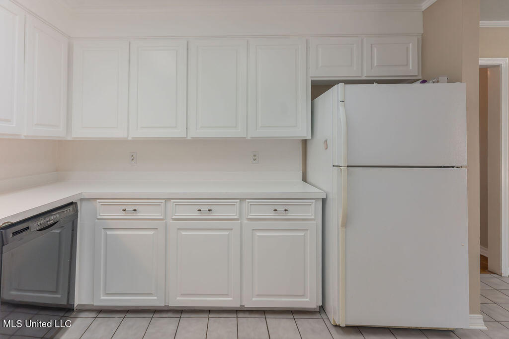 112 Tall Oaks Street