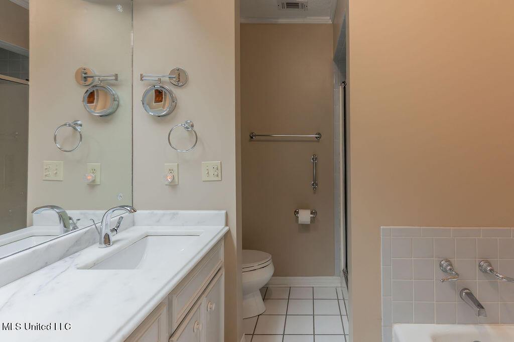 112 Tall Oaks Street