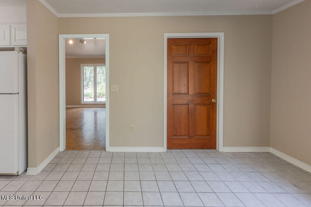 112 Tall Oaks Street