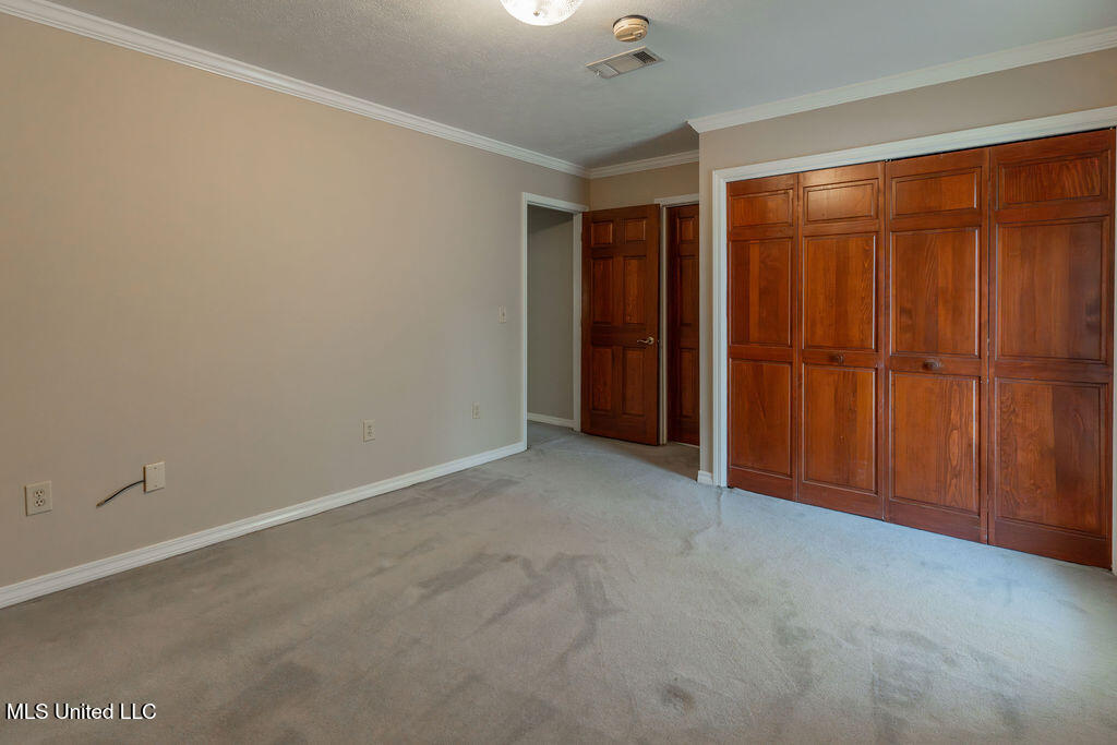 112 Tall Oaks Street