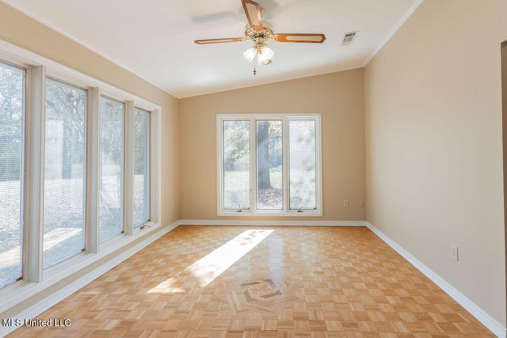 112 Tall Oaks Street