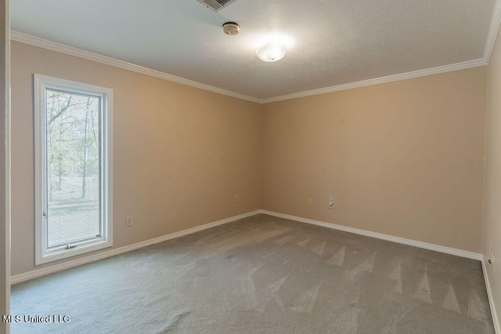 112 Tall Oaks Street