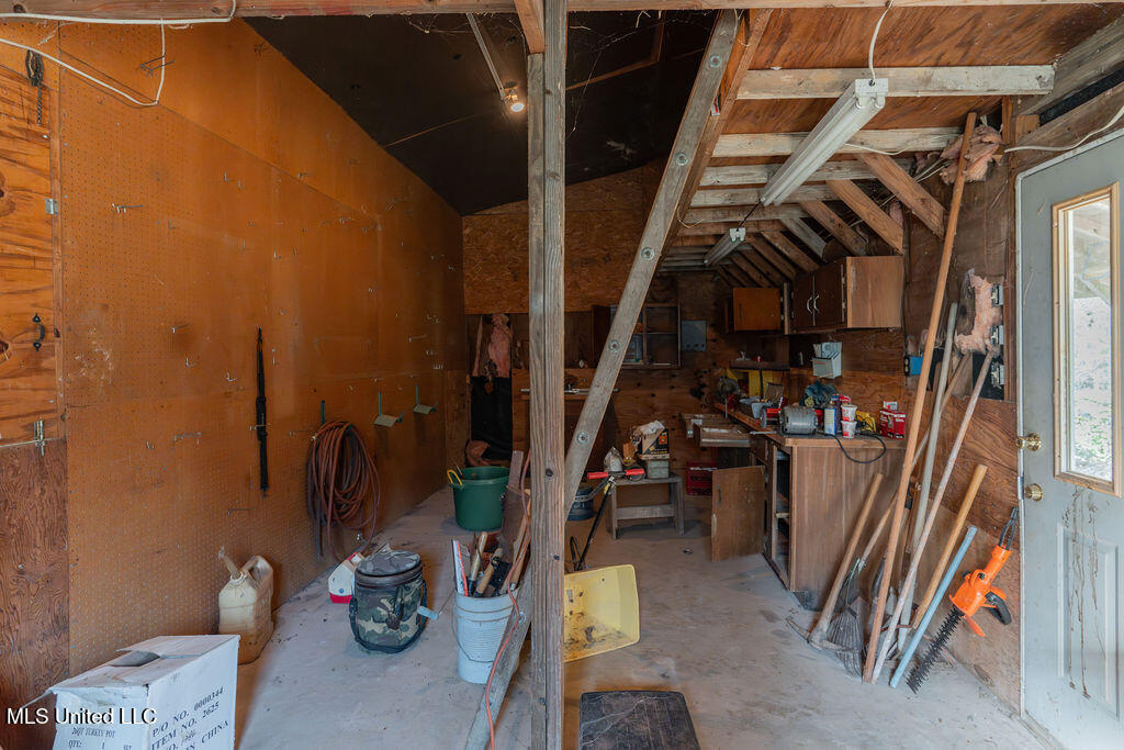 112 Tall Oaks Street