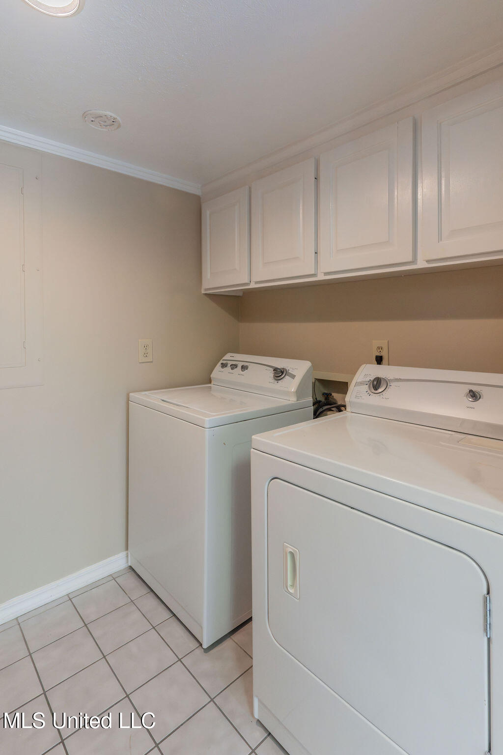 112 Tall Oaks Street