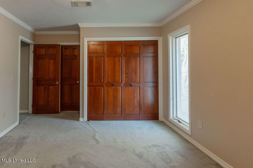 112 Tall Oaks Street