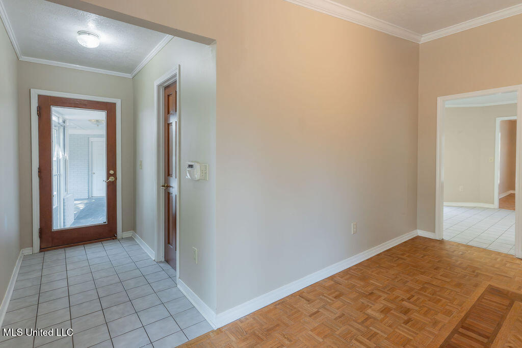 112 Tall Oaks Street